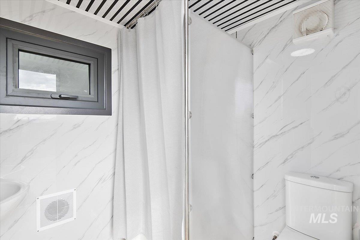 321 E Black Canyon Highway Property Photo 42