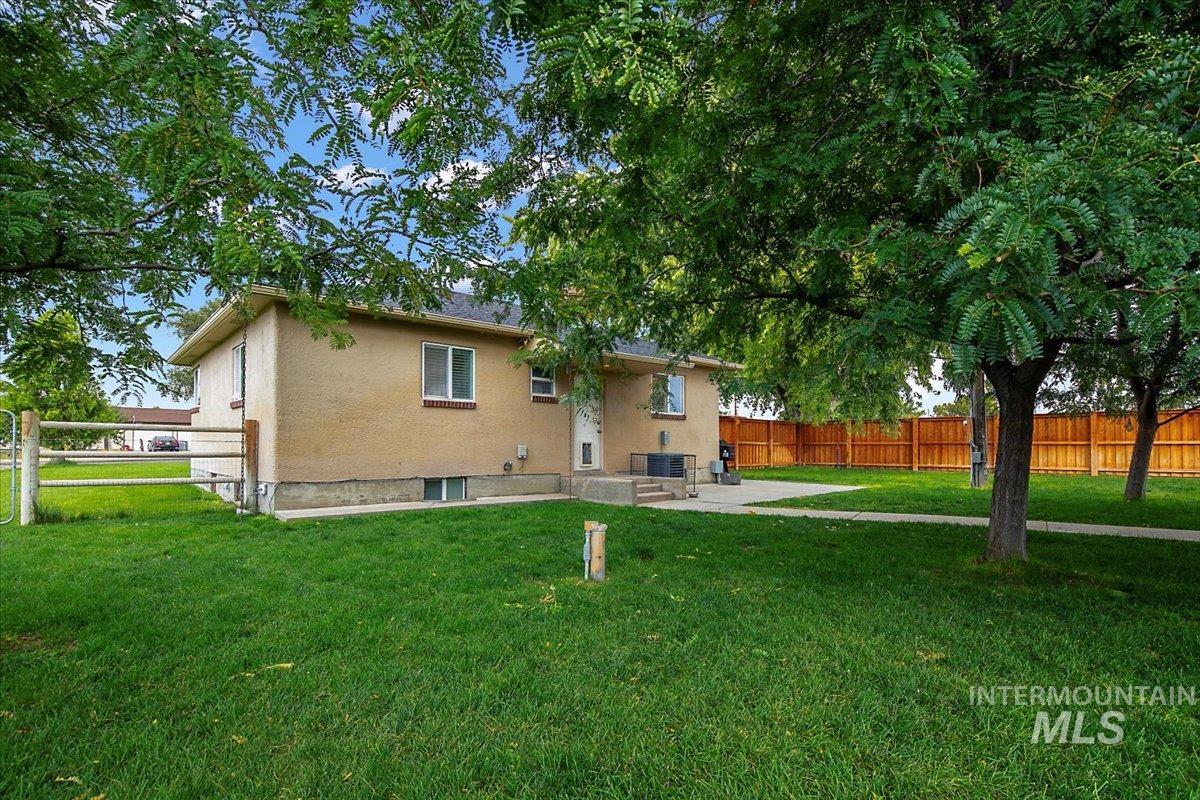 321 E Black Canyon Highway Property Photo 49