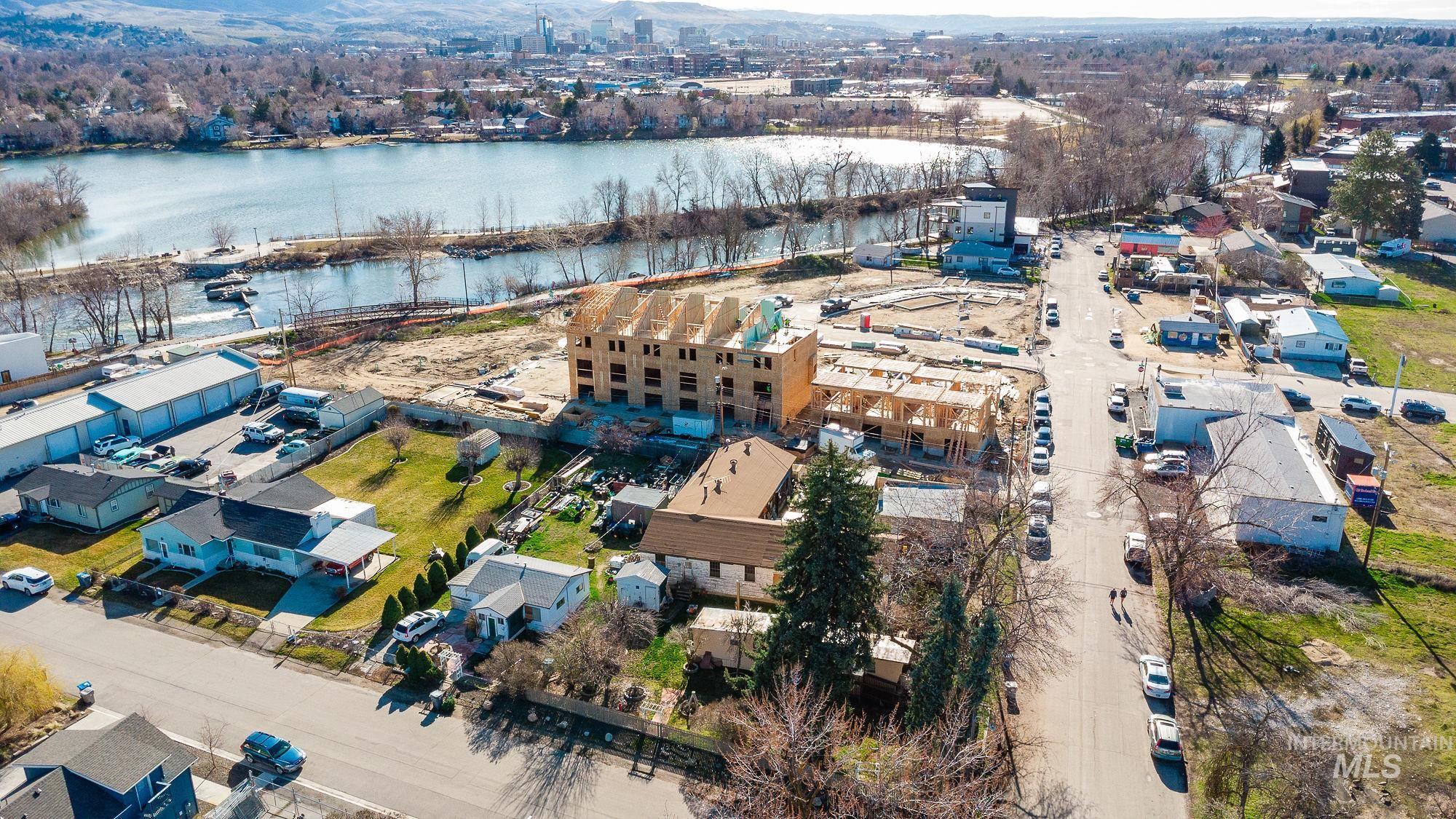 301 & 307 E 35th St Property Photo 5