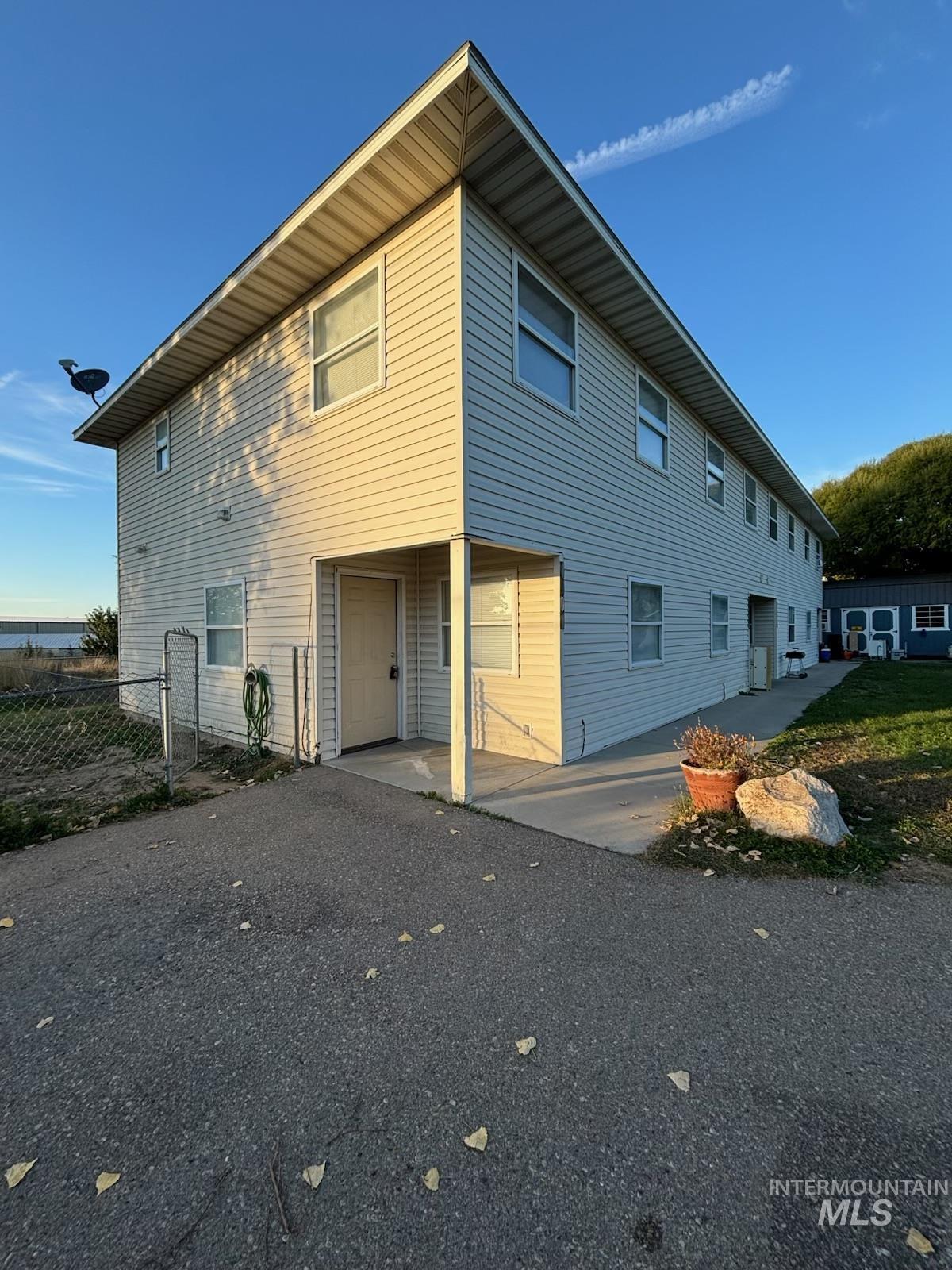 1901 N Fawnwood Property Photo 1