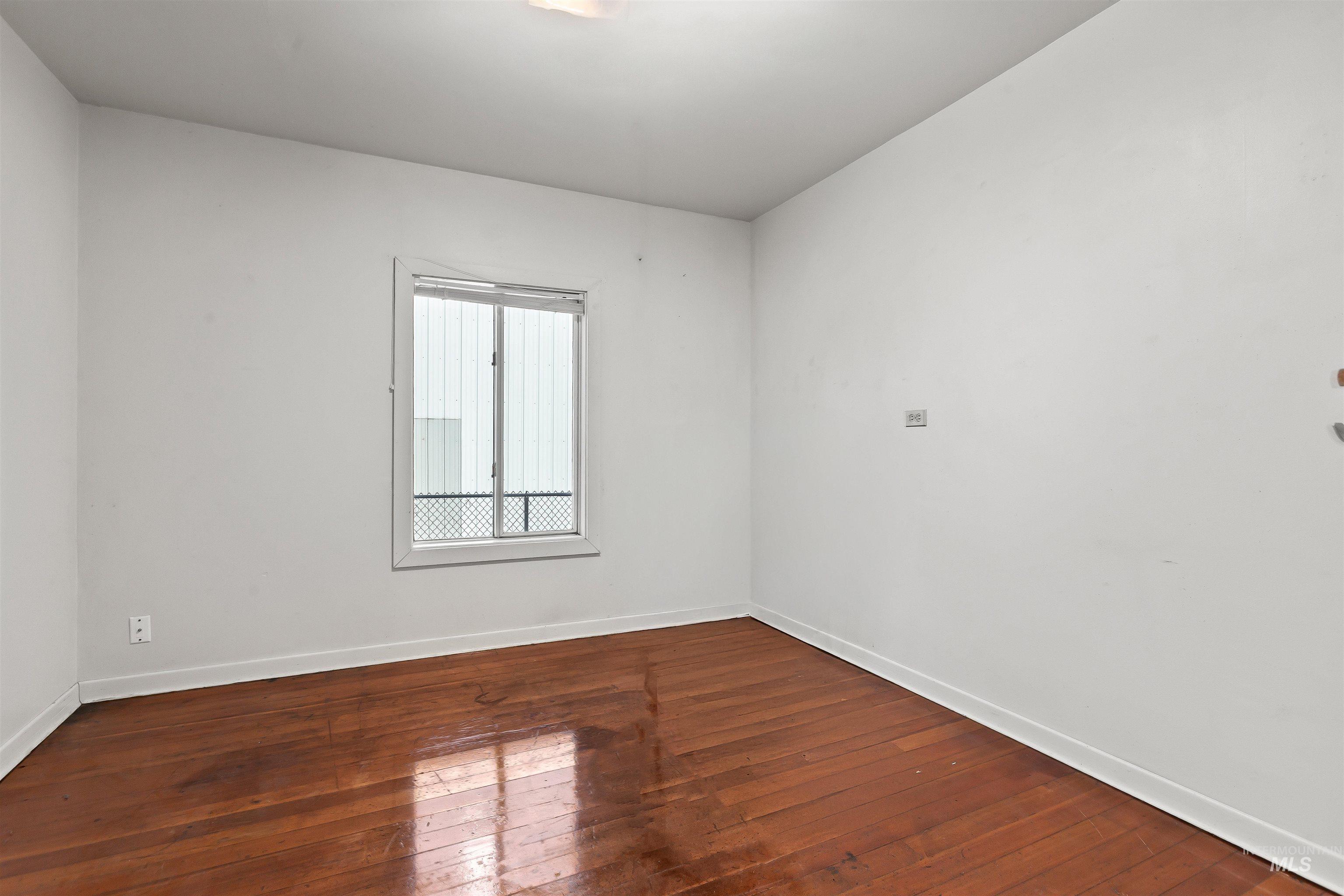 557-559 Thain Rd Property Photo 30