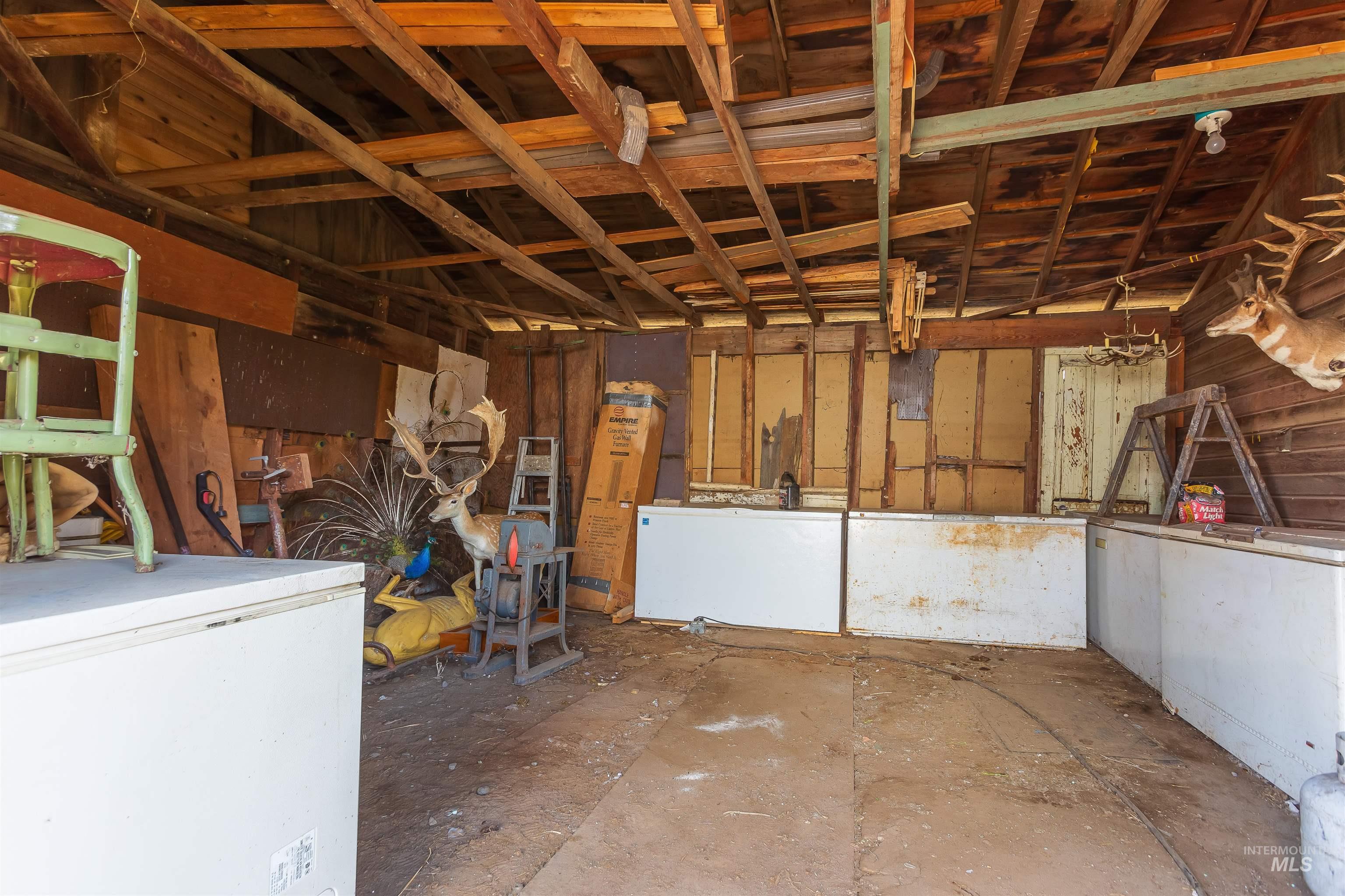 557-559 Thain Rd Property Photo 41