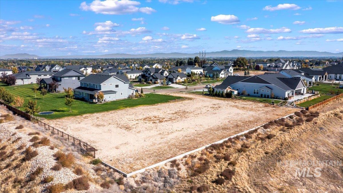 1751 W Kamet Ct Property Photo 3