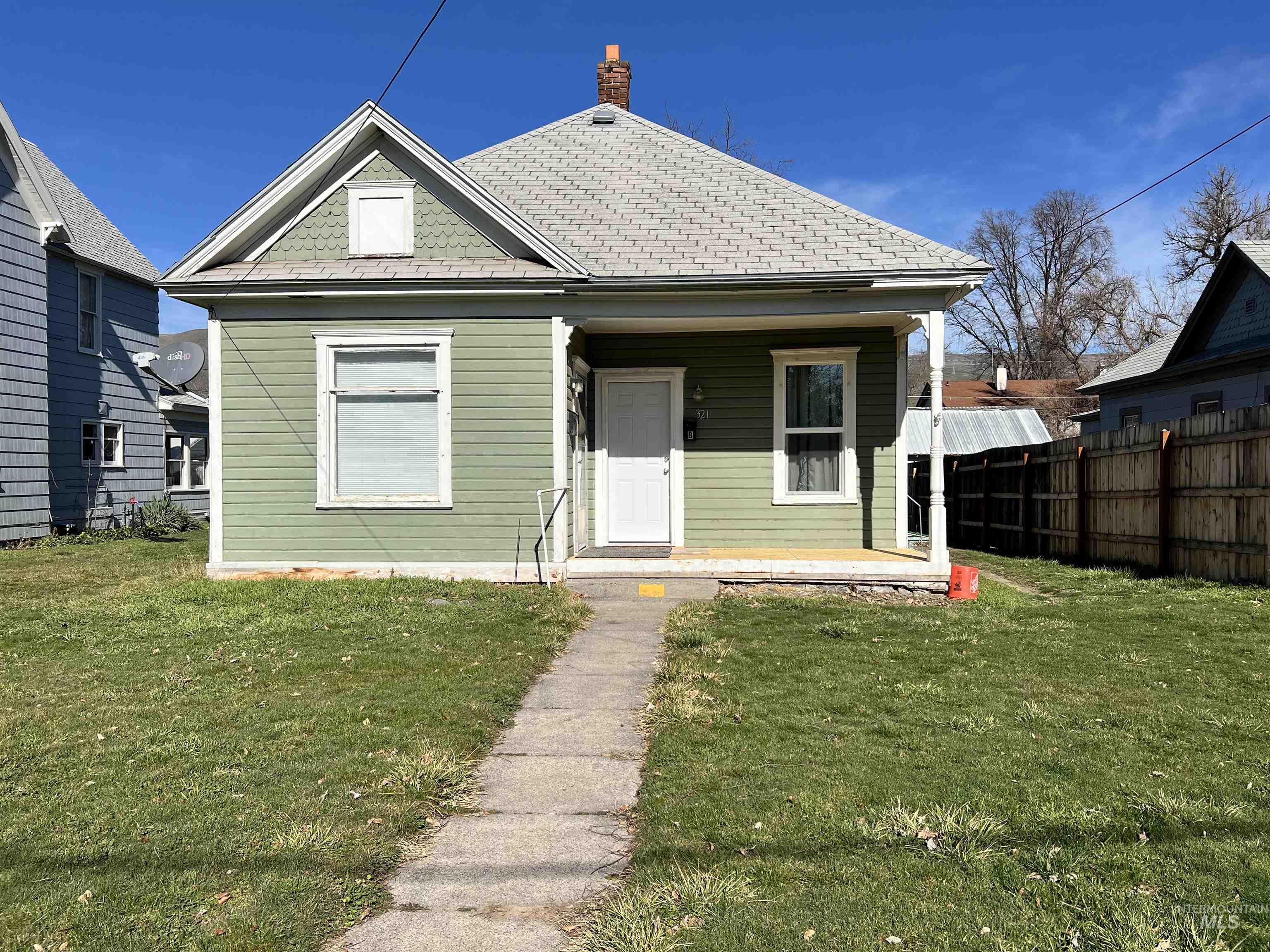 321 2nd Ave Property Photo 1