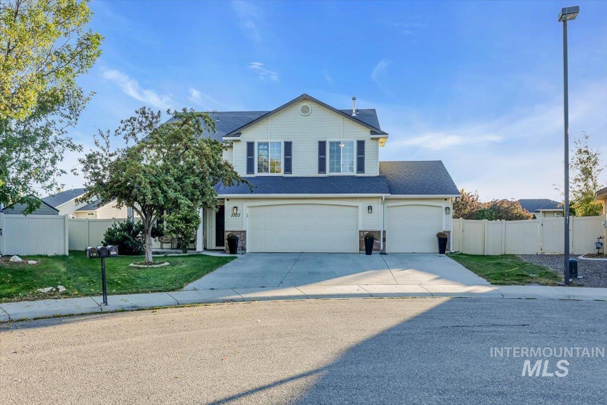 1107 E Pisa Street Property Photo 1