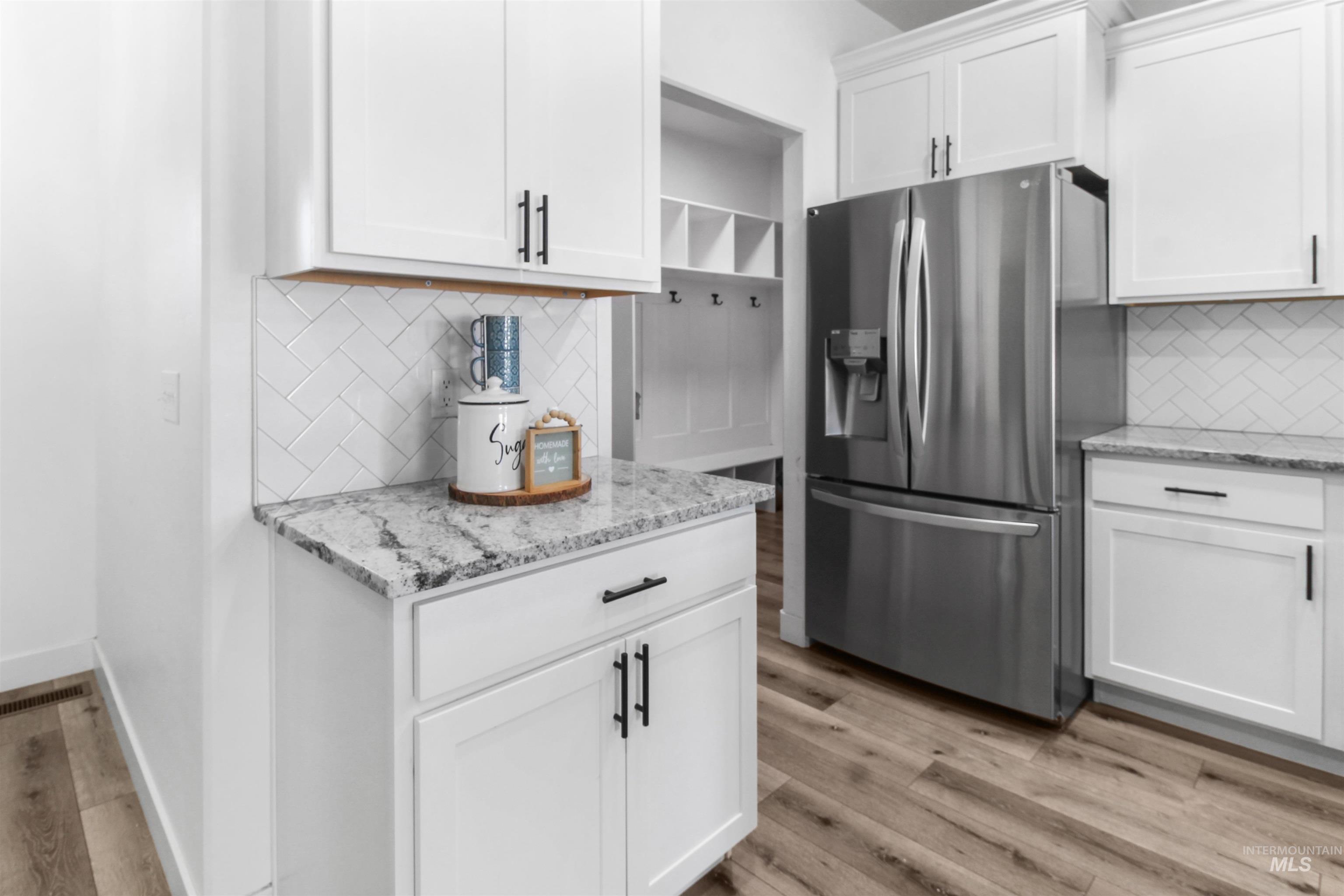 590 W 24th Street Property Photo 8