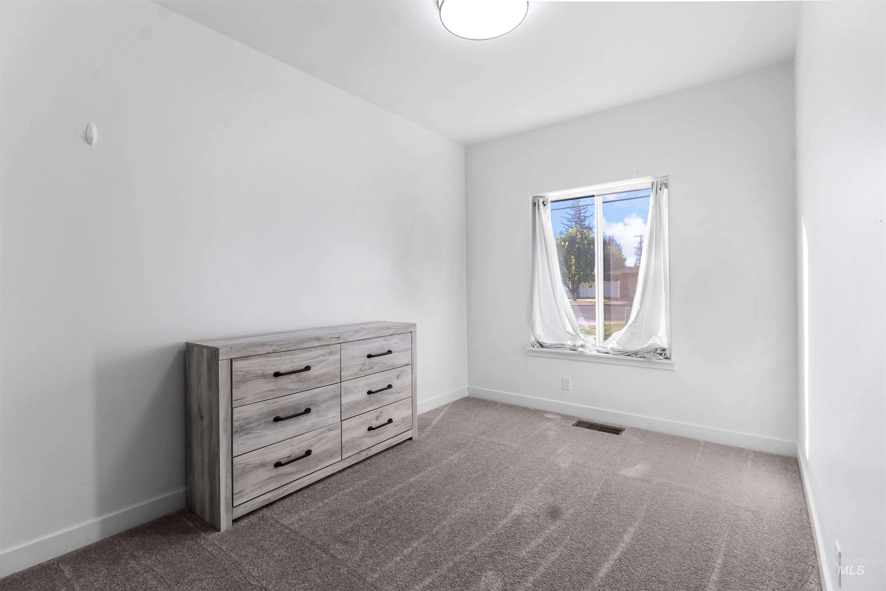 590 W 24th Street Property Photo 17