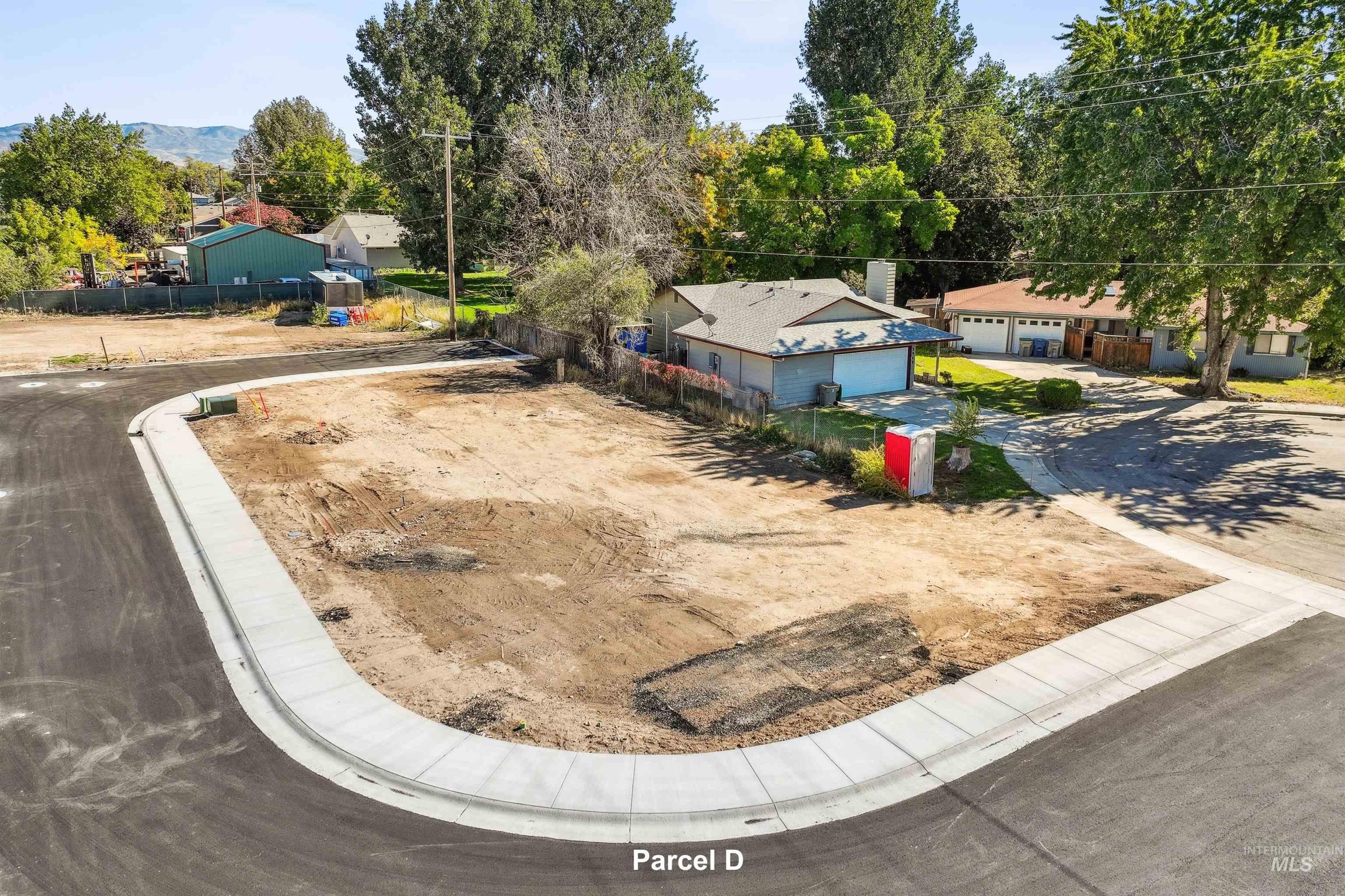 2952 N Milwaukee St Property Photo 1