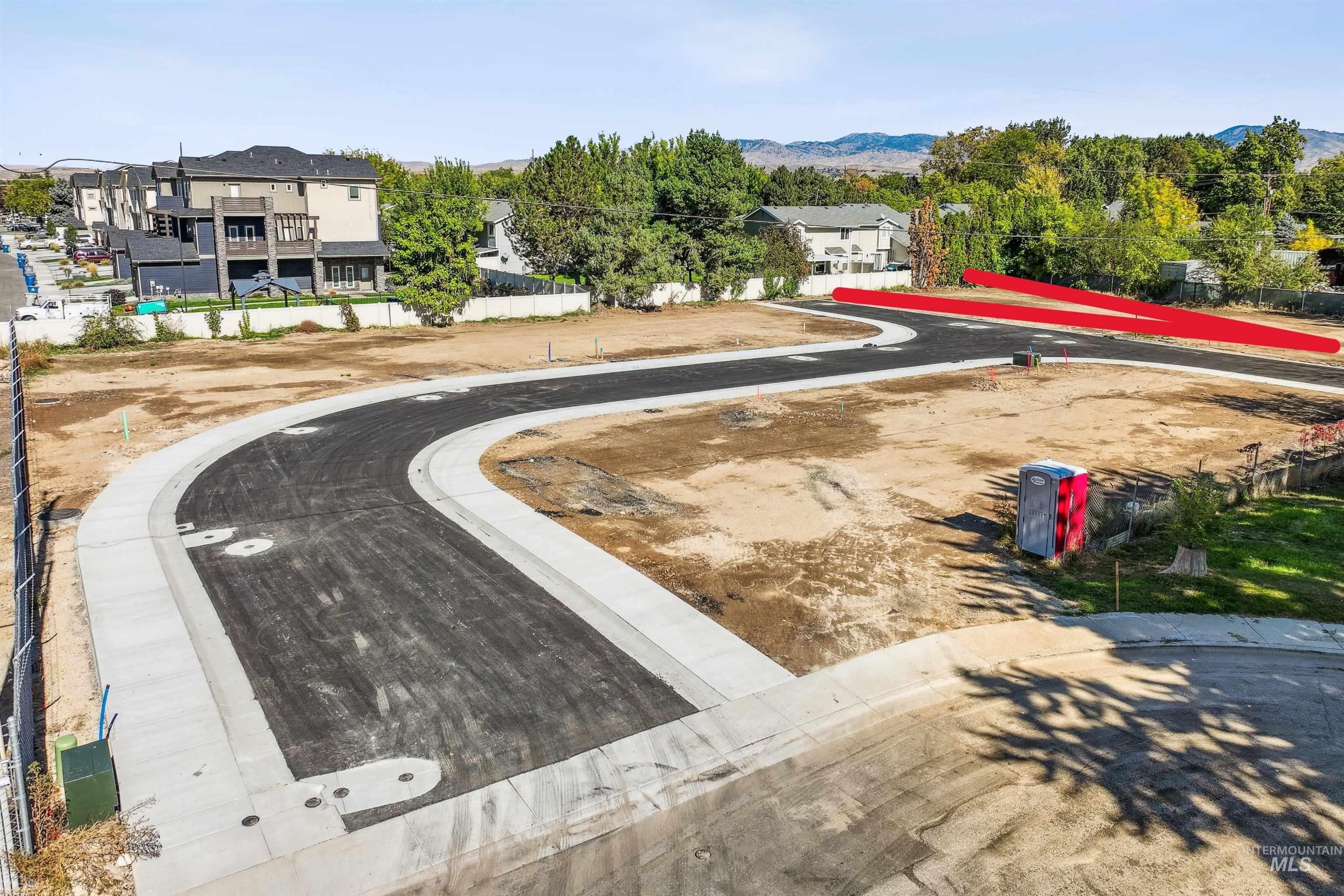 2952, 2960,2966 N Milwaukee St Property Photo 8