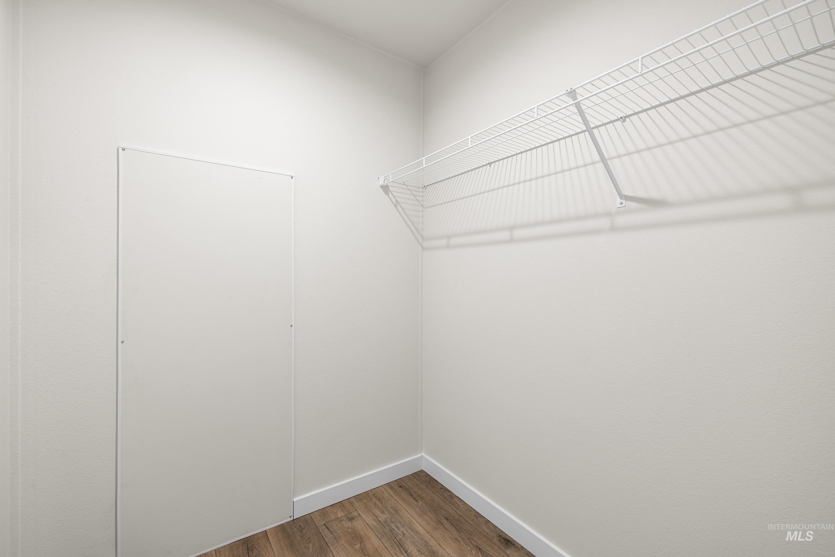 208 E 44th Property Photo 35