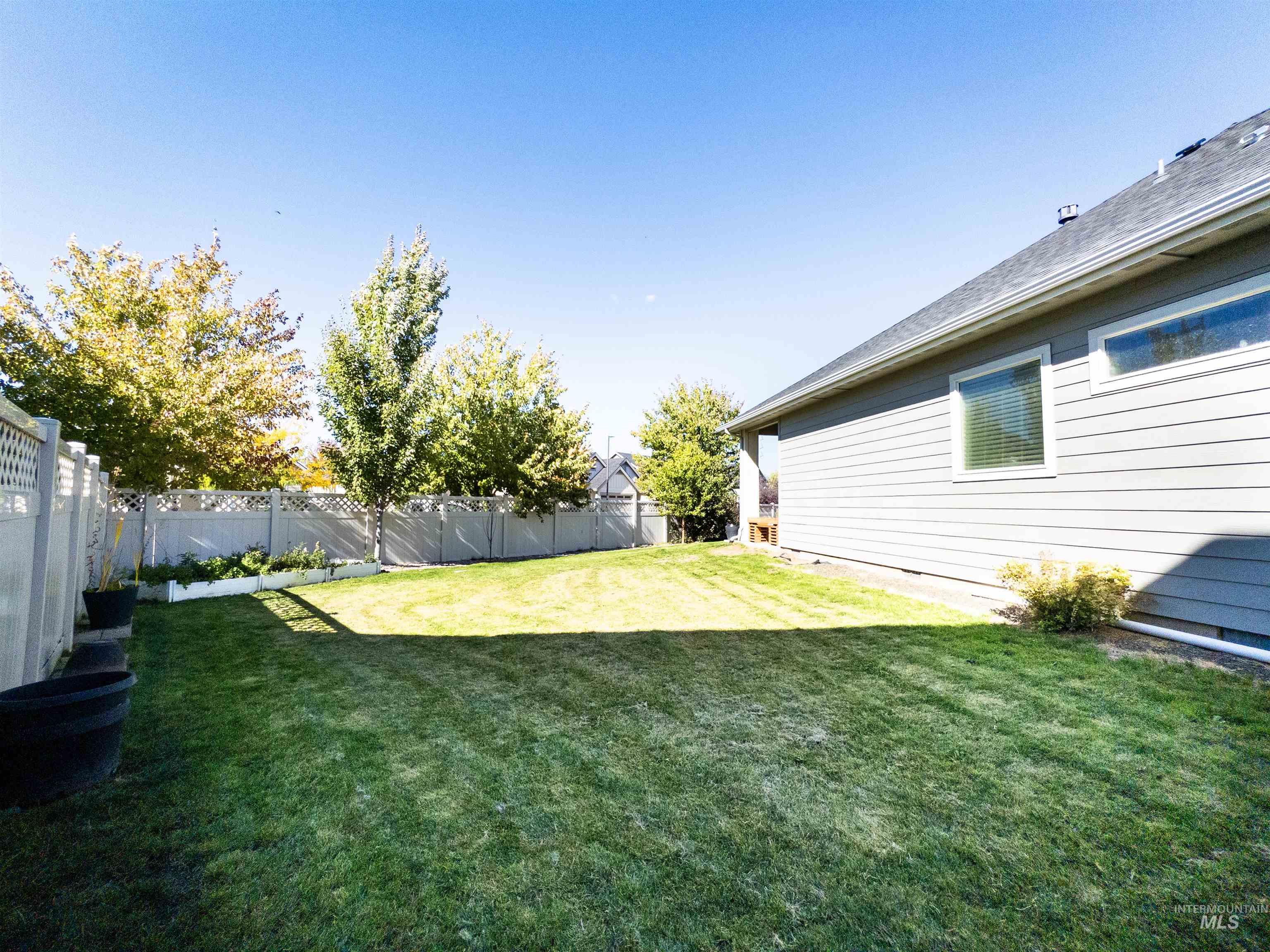 4577 N Comiso Property Photo 44