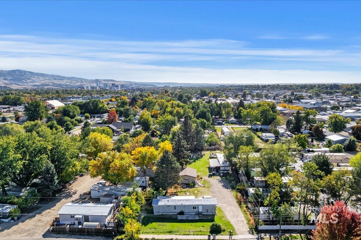 213 E 40th Street Property Photo 1