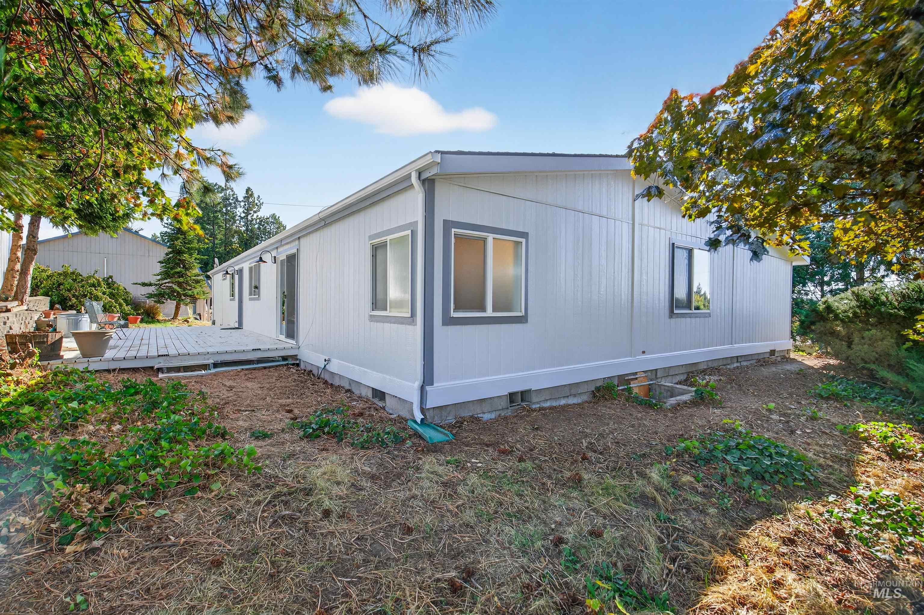 128 E Persimmon St Property Photo 3