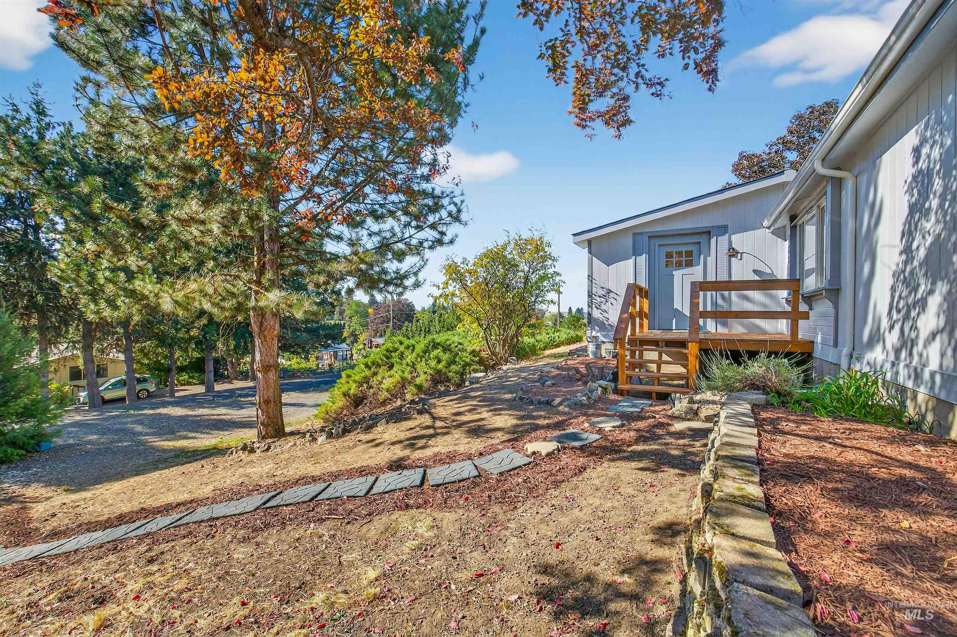 128 E Persimmon St Property Photo 6