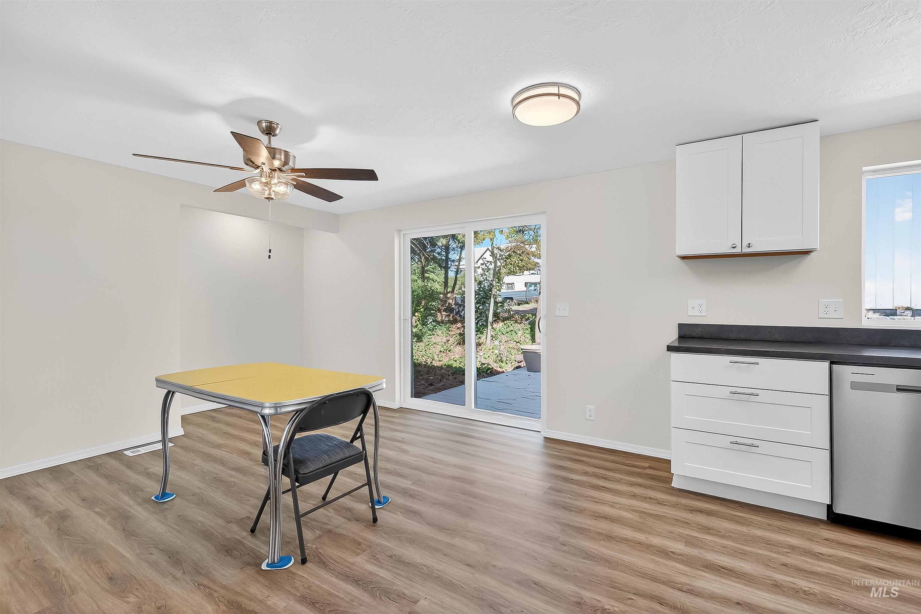 128 E Persimmon St Property Photo 17