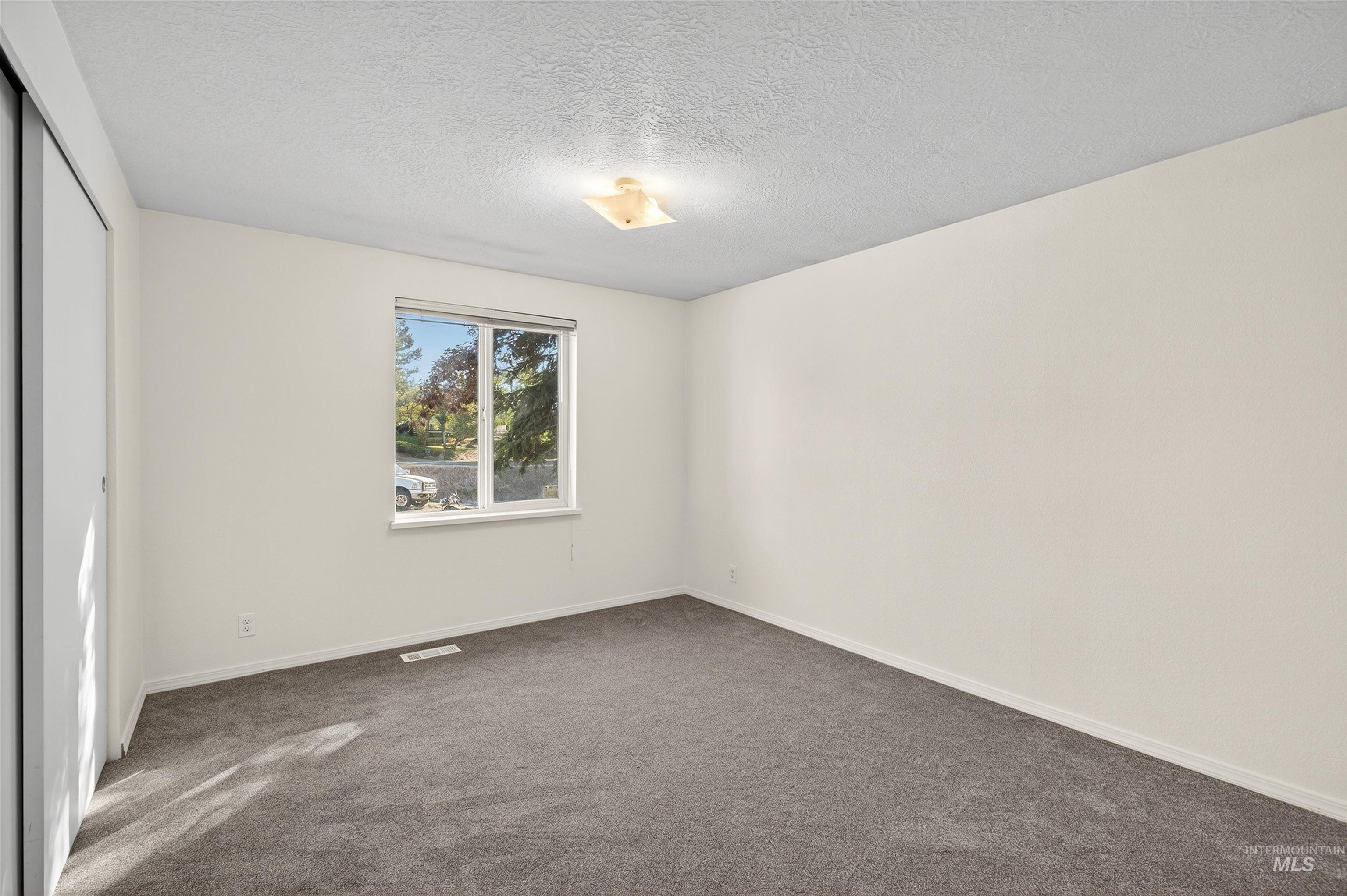 128 E Persimmon St Property Photo 34