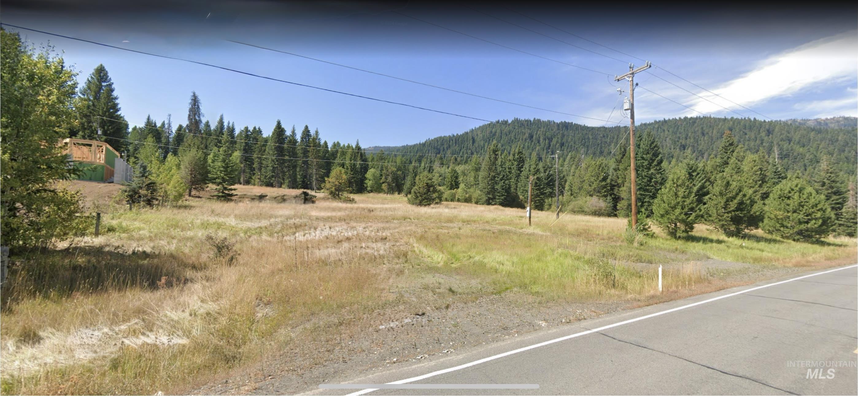 2231 W Mountain Rd Property Photo 2