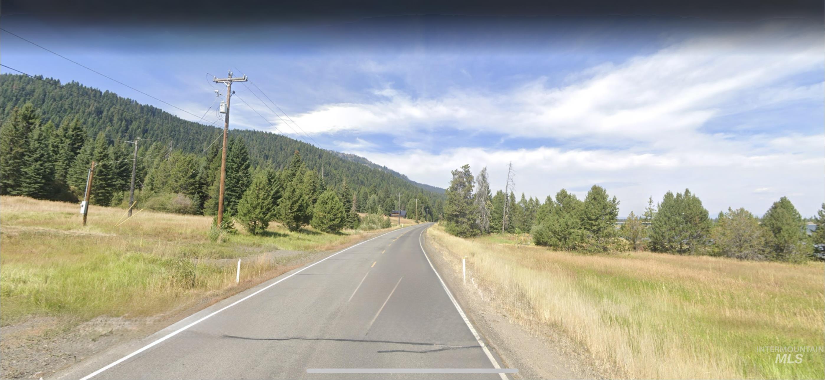 2231 W Mountain Rd Property Photo 3