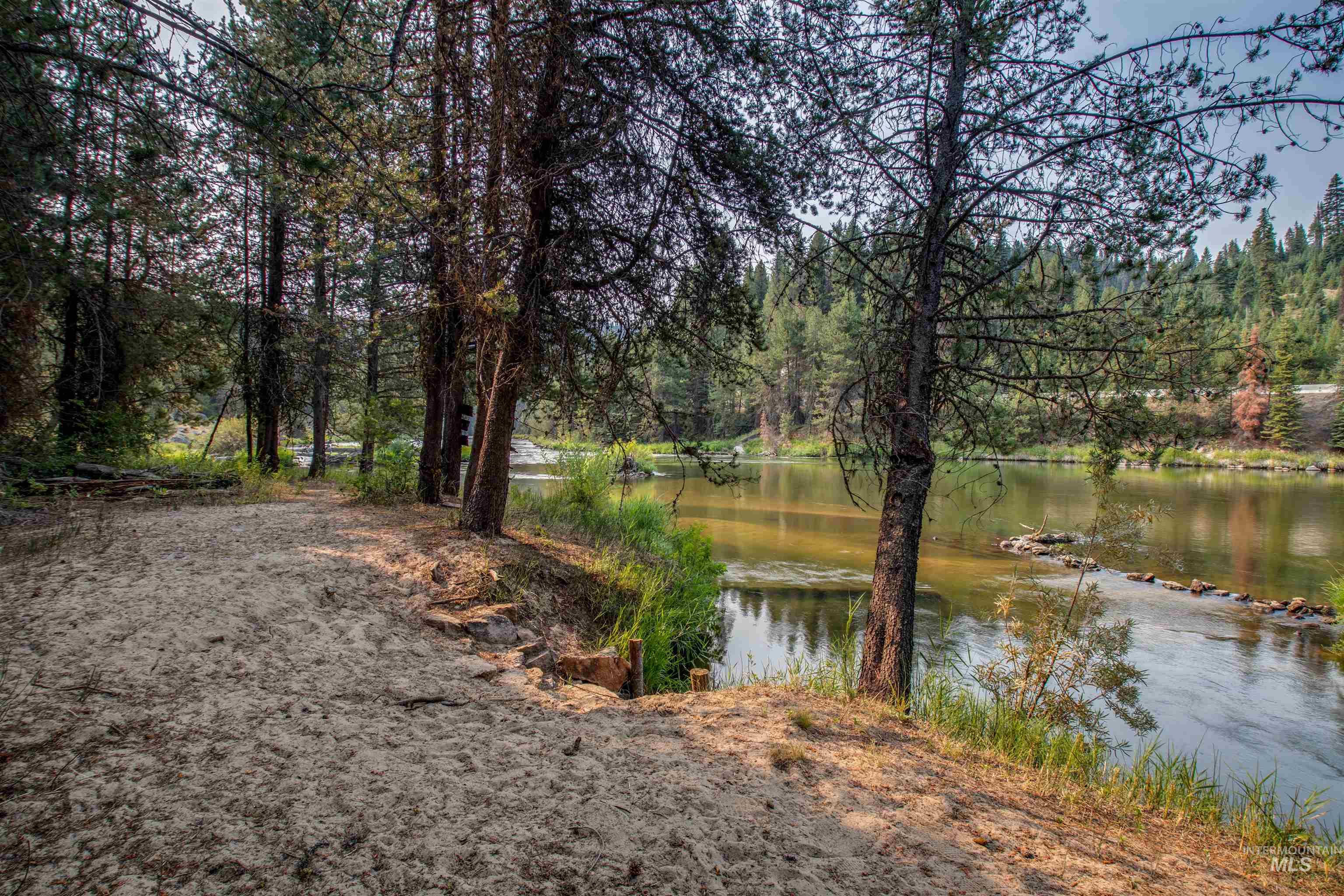 201 Tripod View Property Photo 41