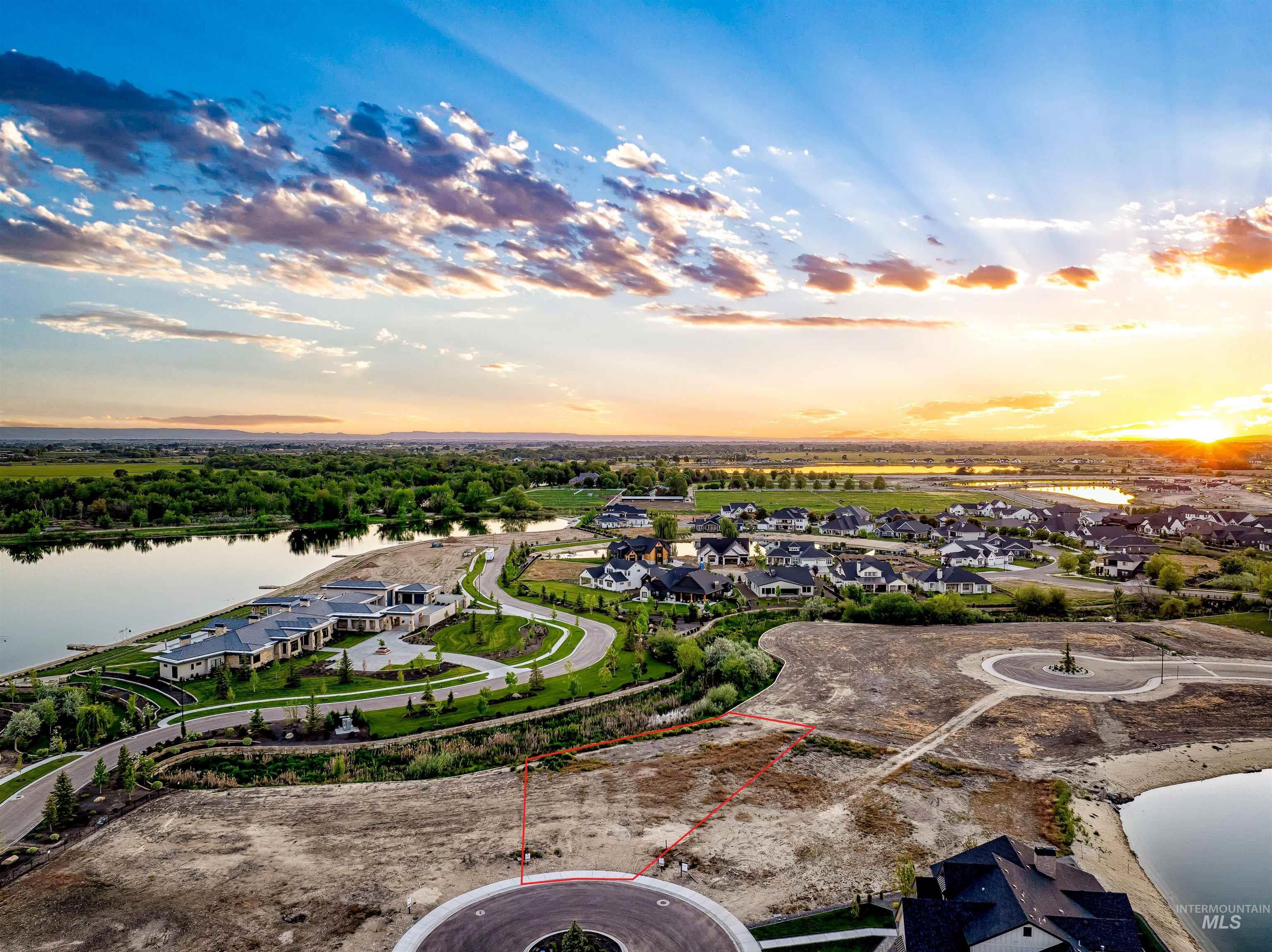 6371 Salmon Falls Property Photo 9