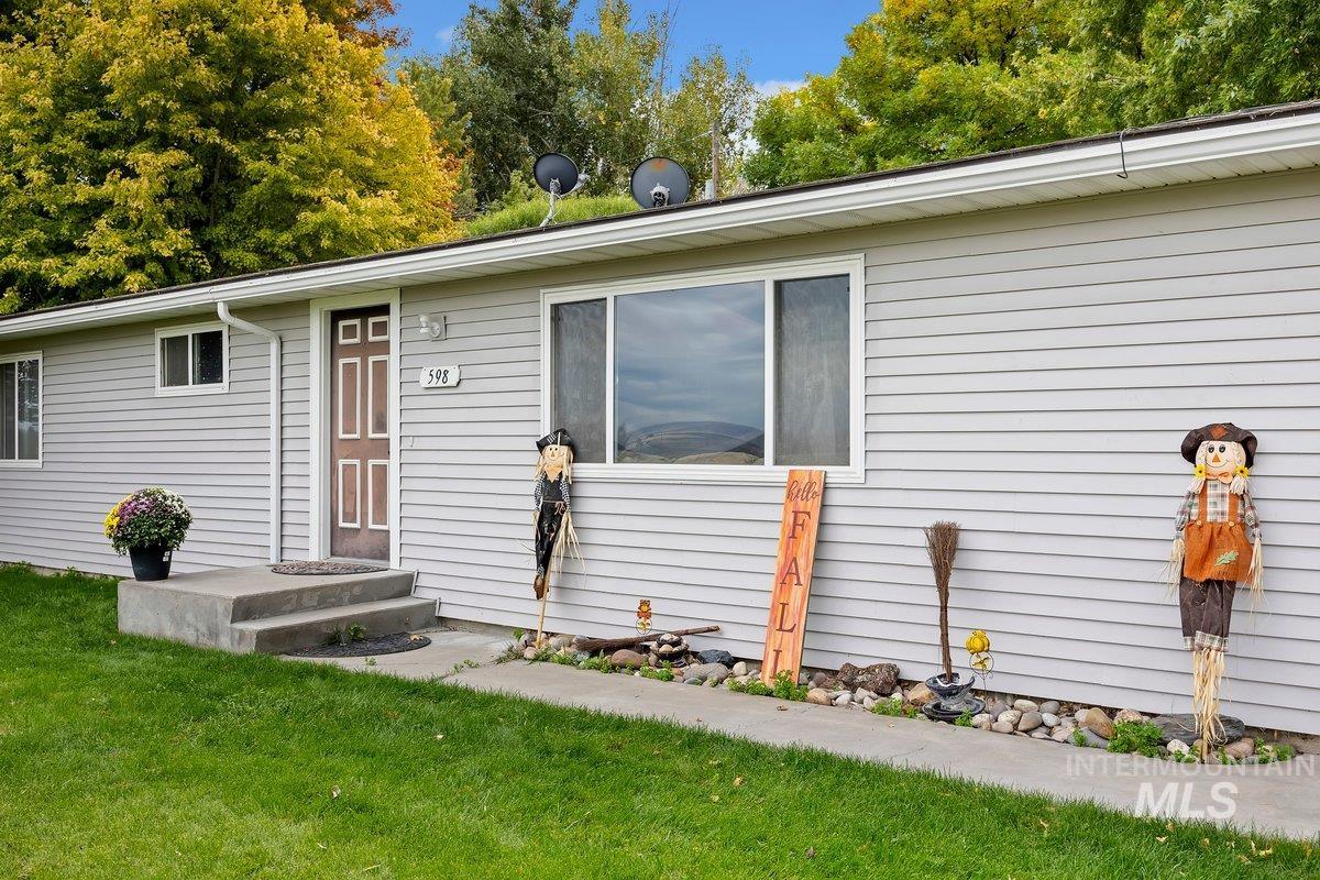 598 N Gray Property Photo 4