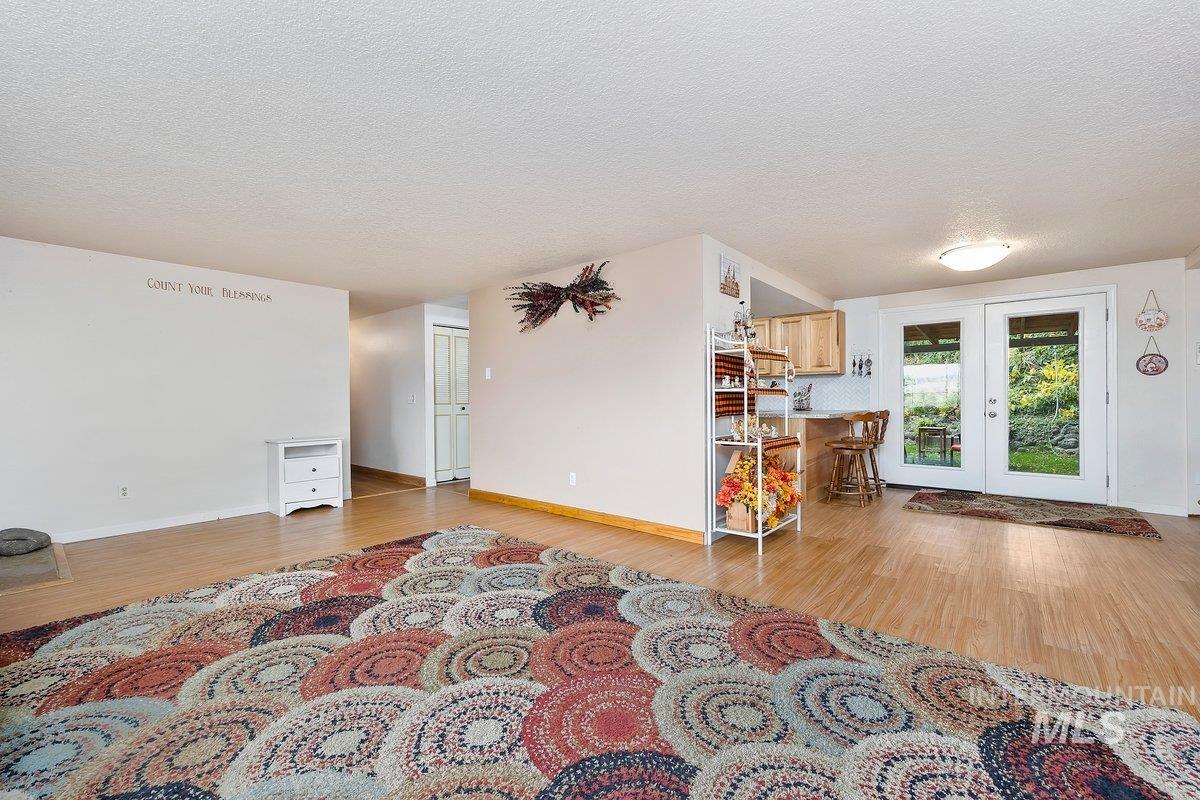 598 N Gray Property Photo 5