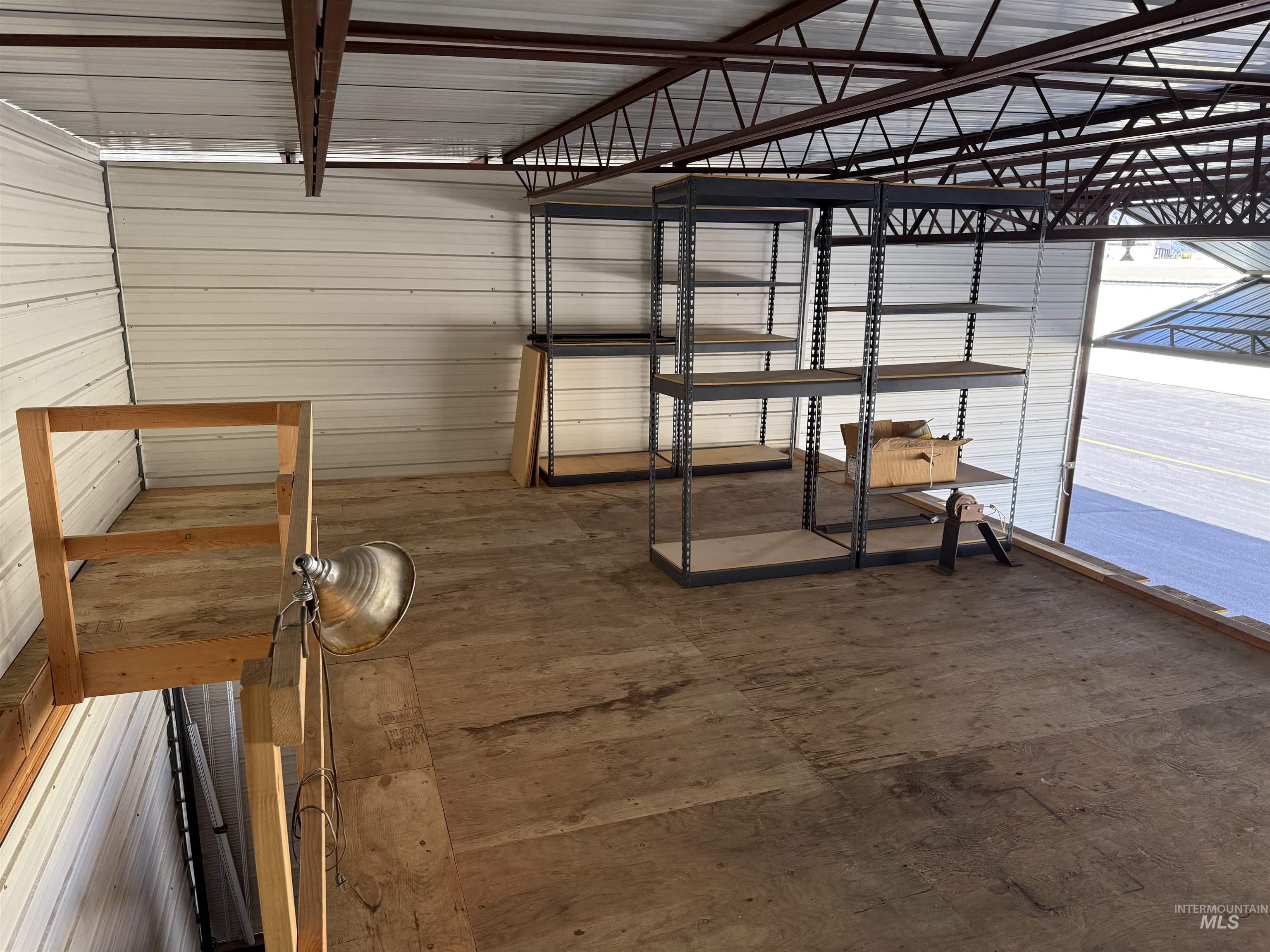 2110 Airport Cir Property Photo 5