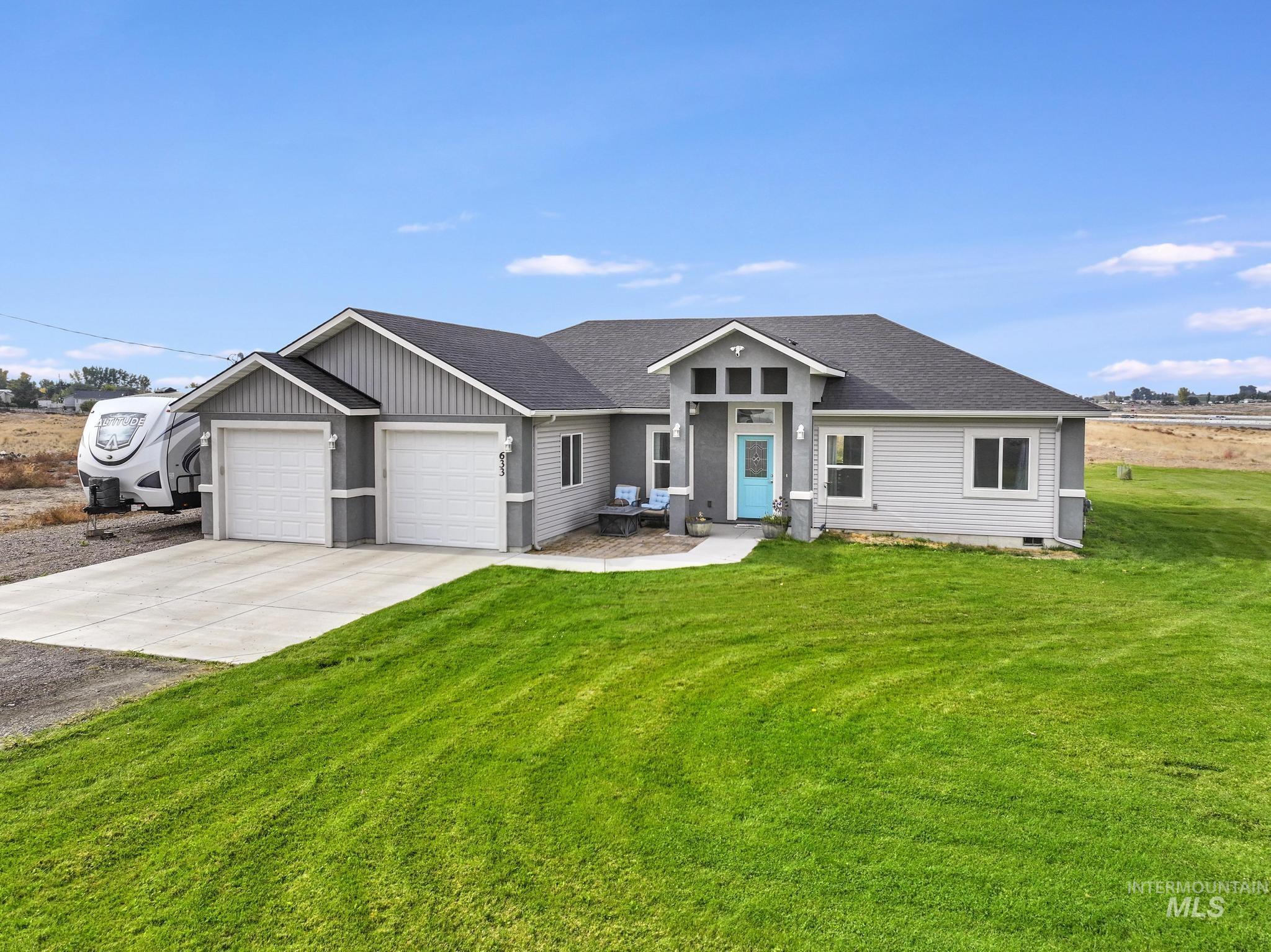 633 Pioneer Mountain Loop Property Photo 1