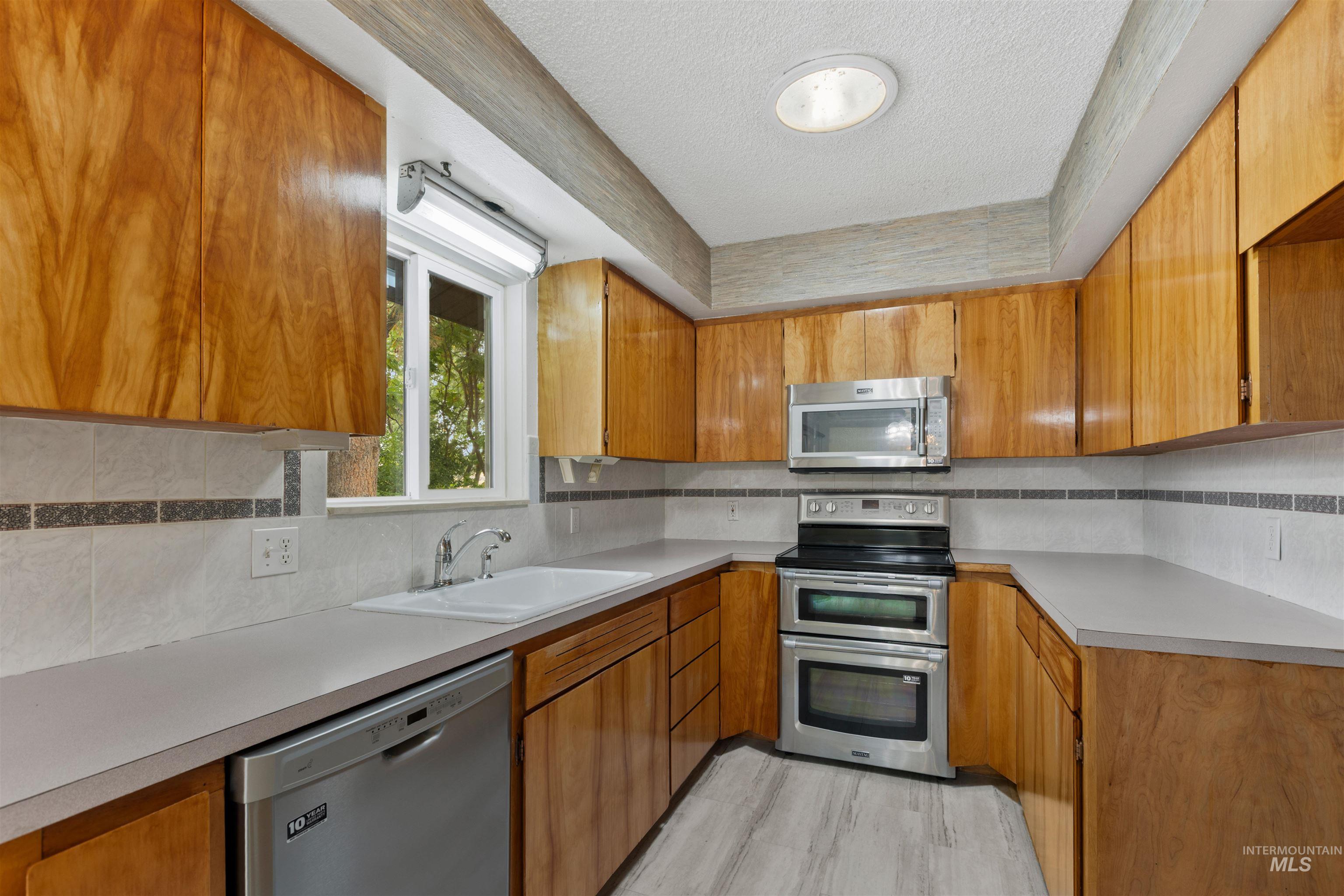9948 Ash Lane Property Photo 14