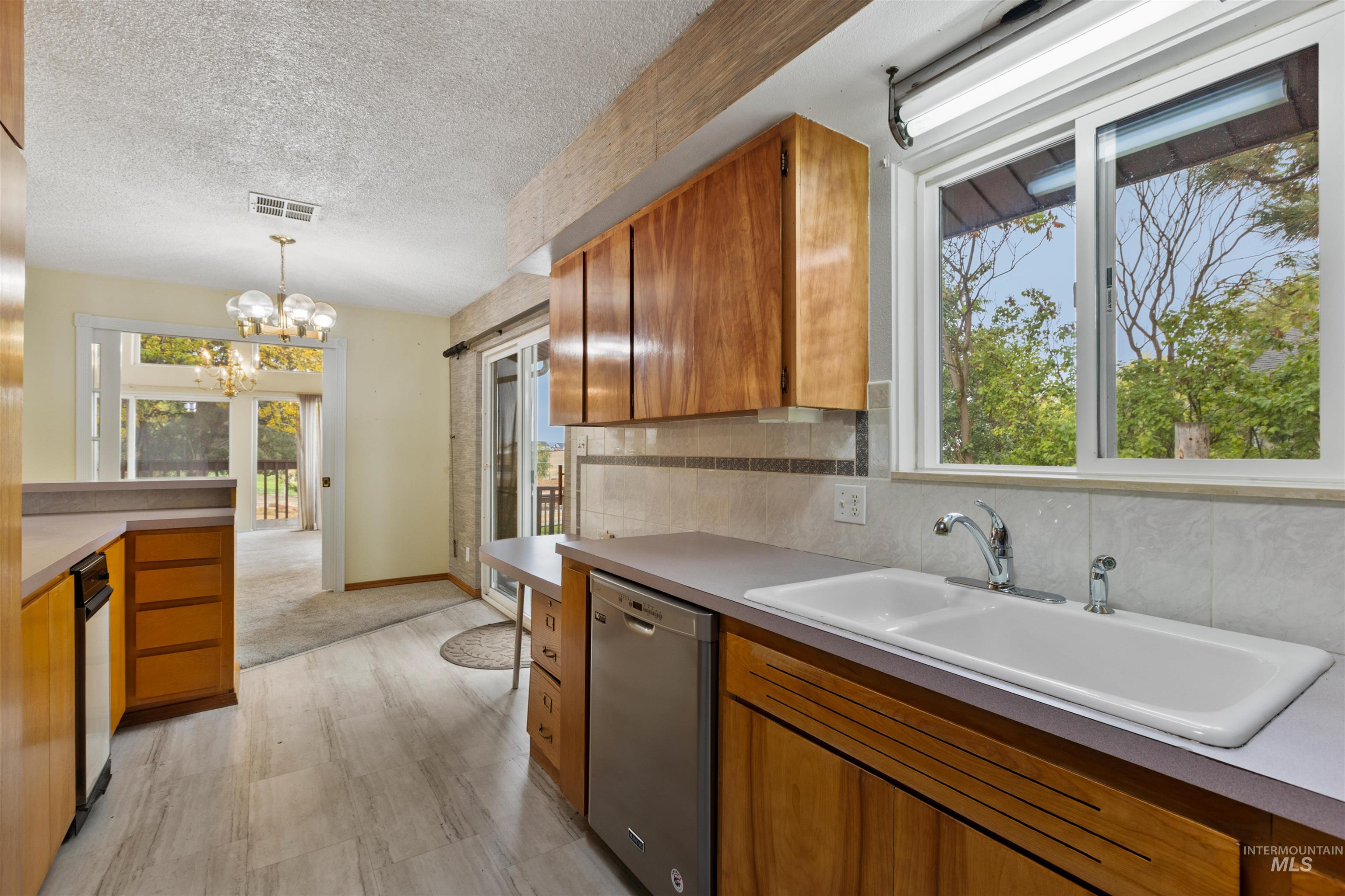 9948 Ash Lane Property Photo 15