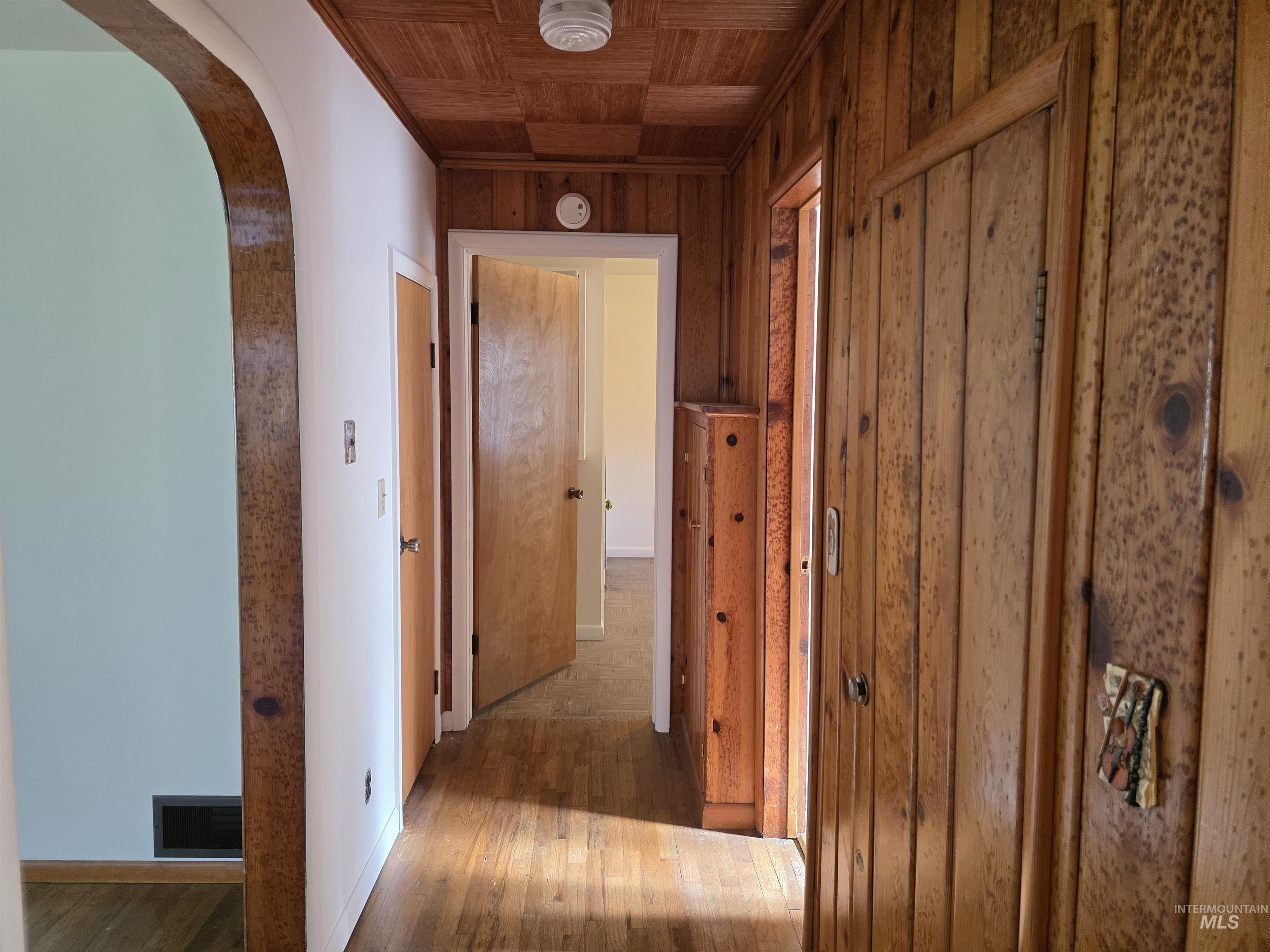909 12th St Property Photo 14