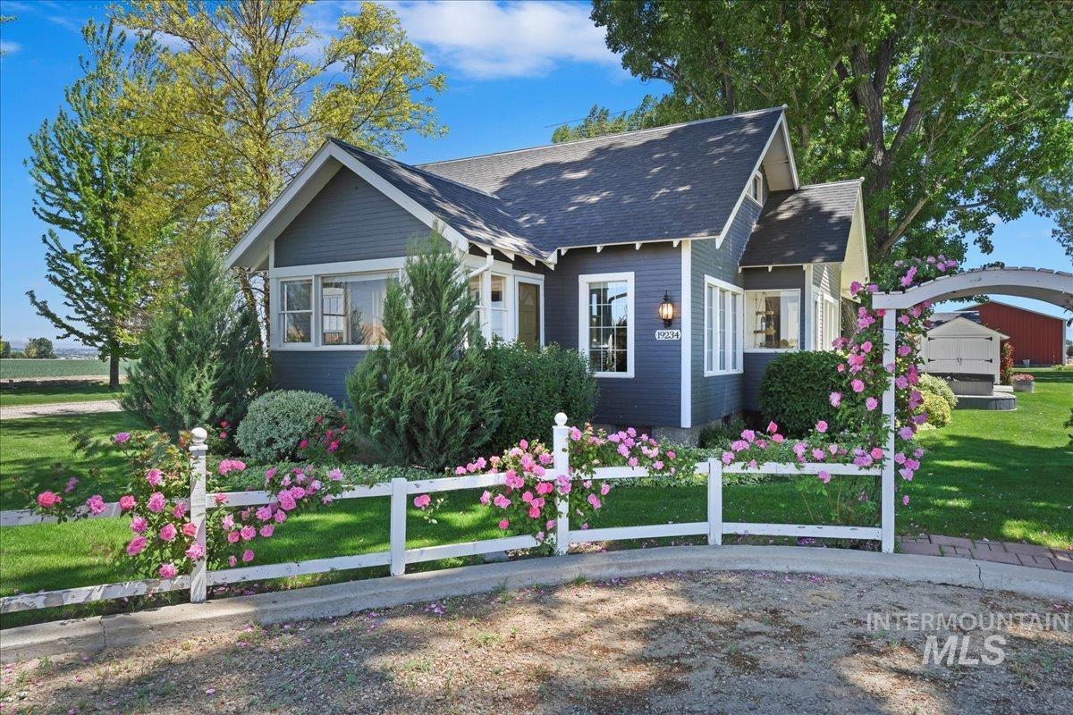 19234 Top Road Property Photo 1