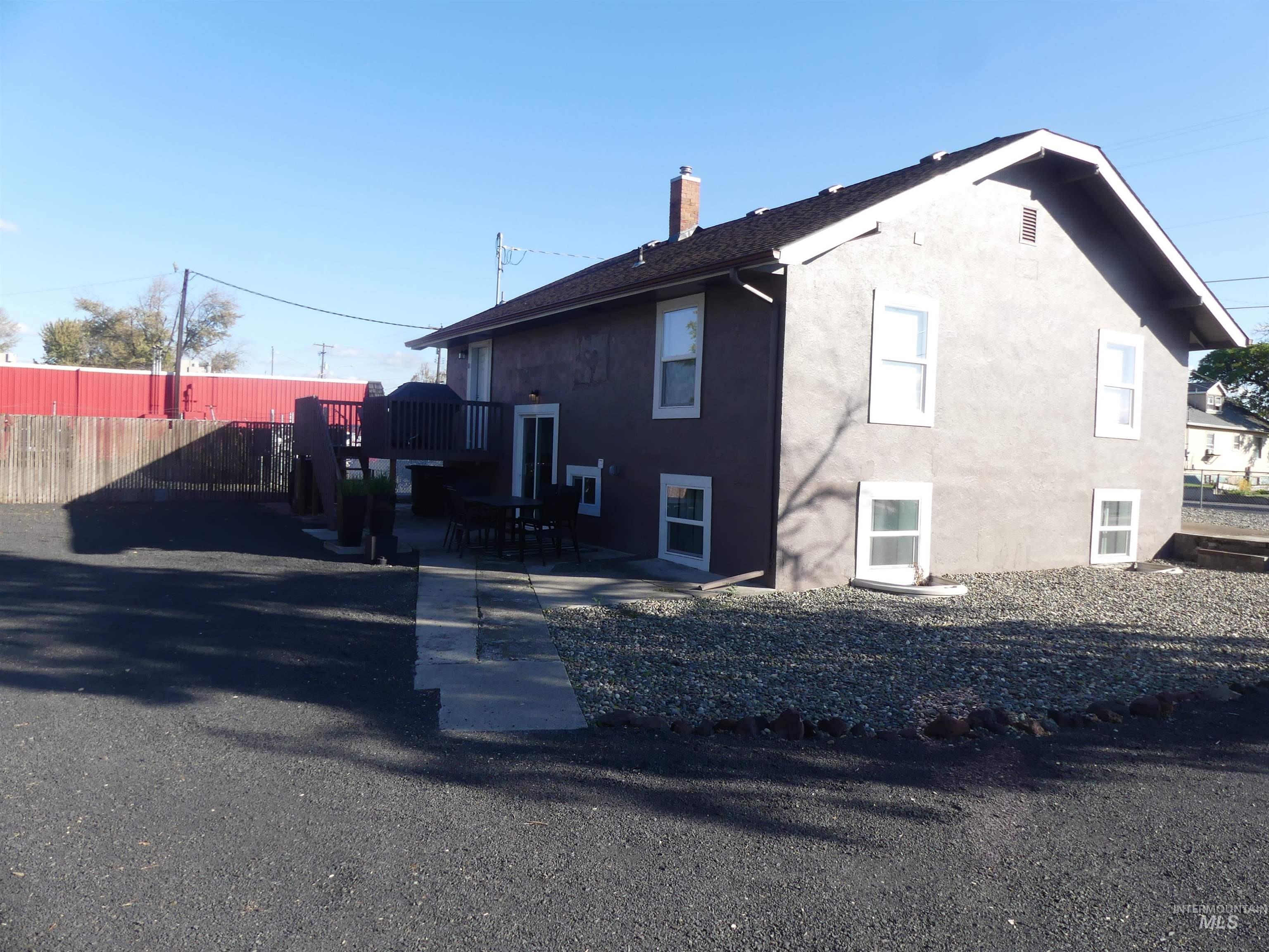 1324-1350 Bridge St Property Photo 5
