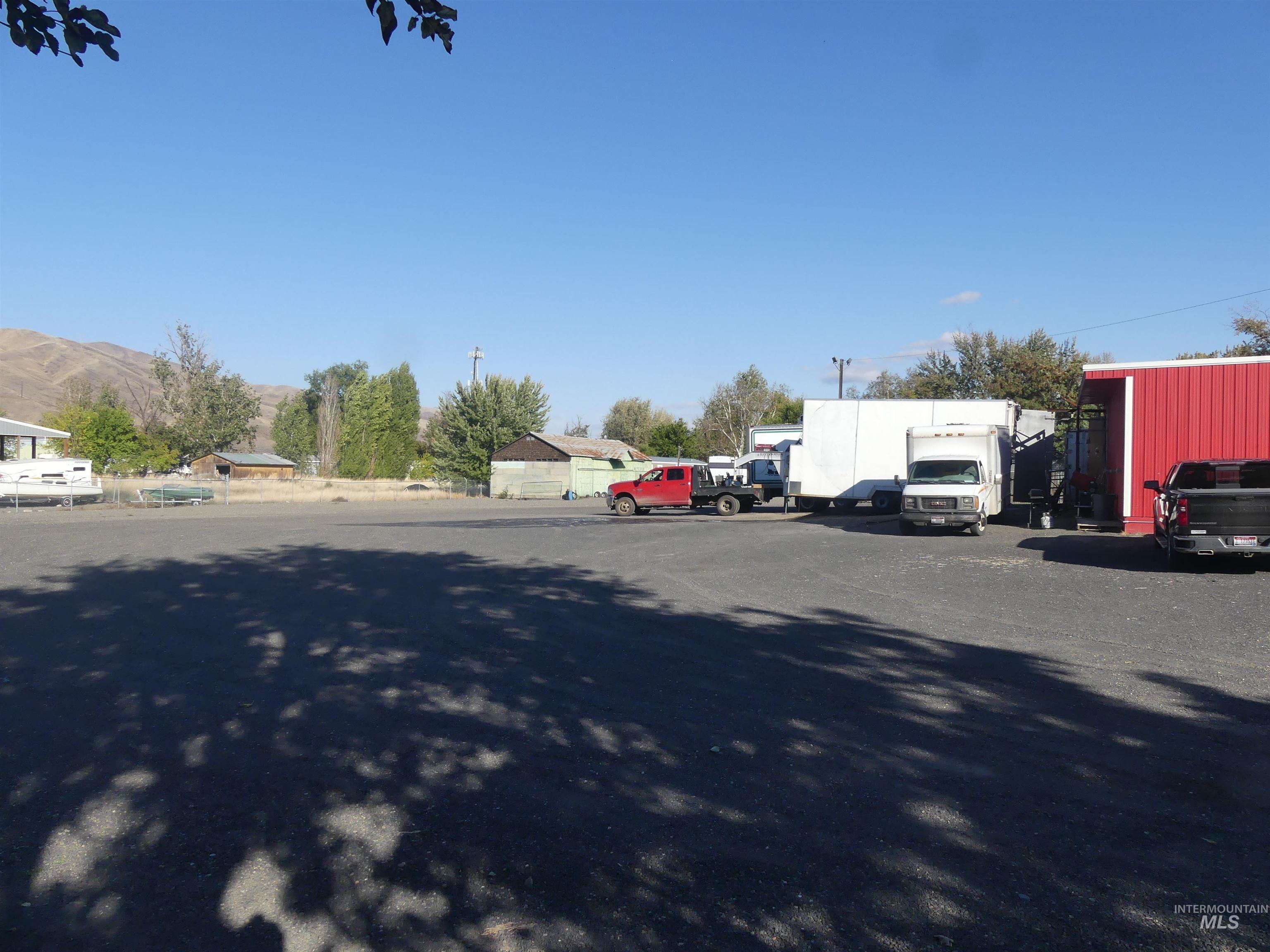1324-1350 Bridge St Property Photo 22