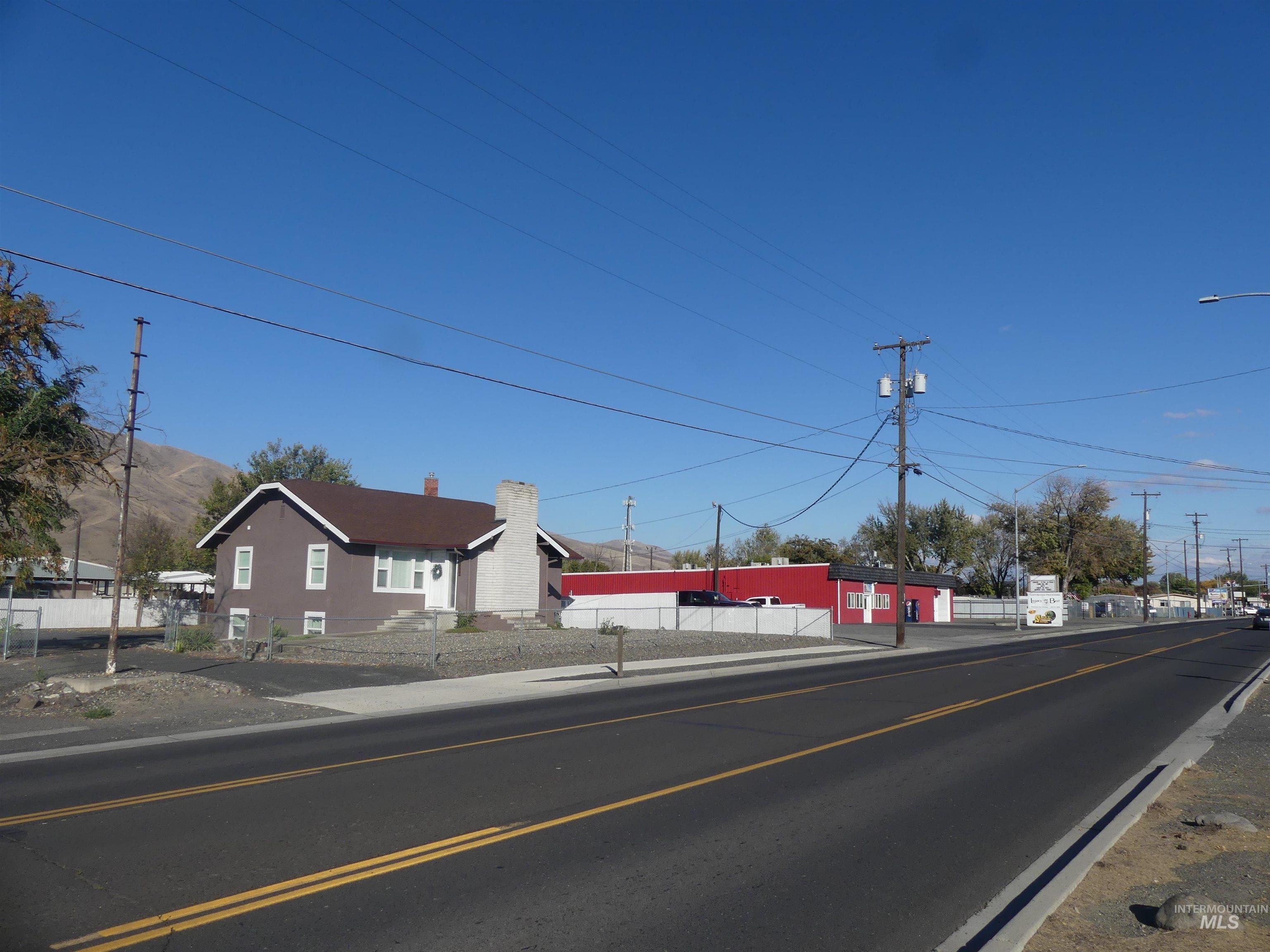 1324-1350 Bridge St Property Photo 23