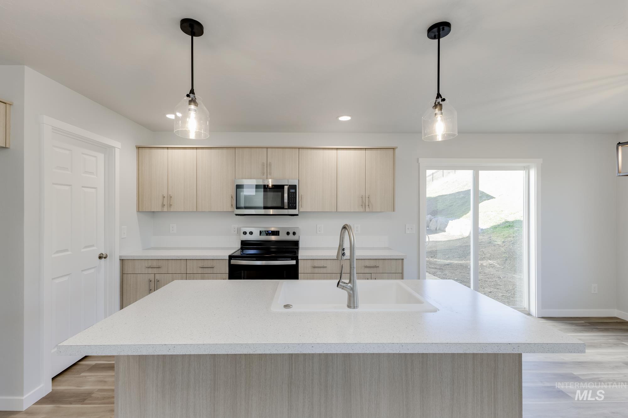 232 Caribou Ct Property Photo 5