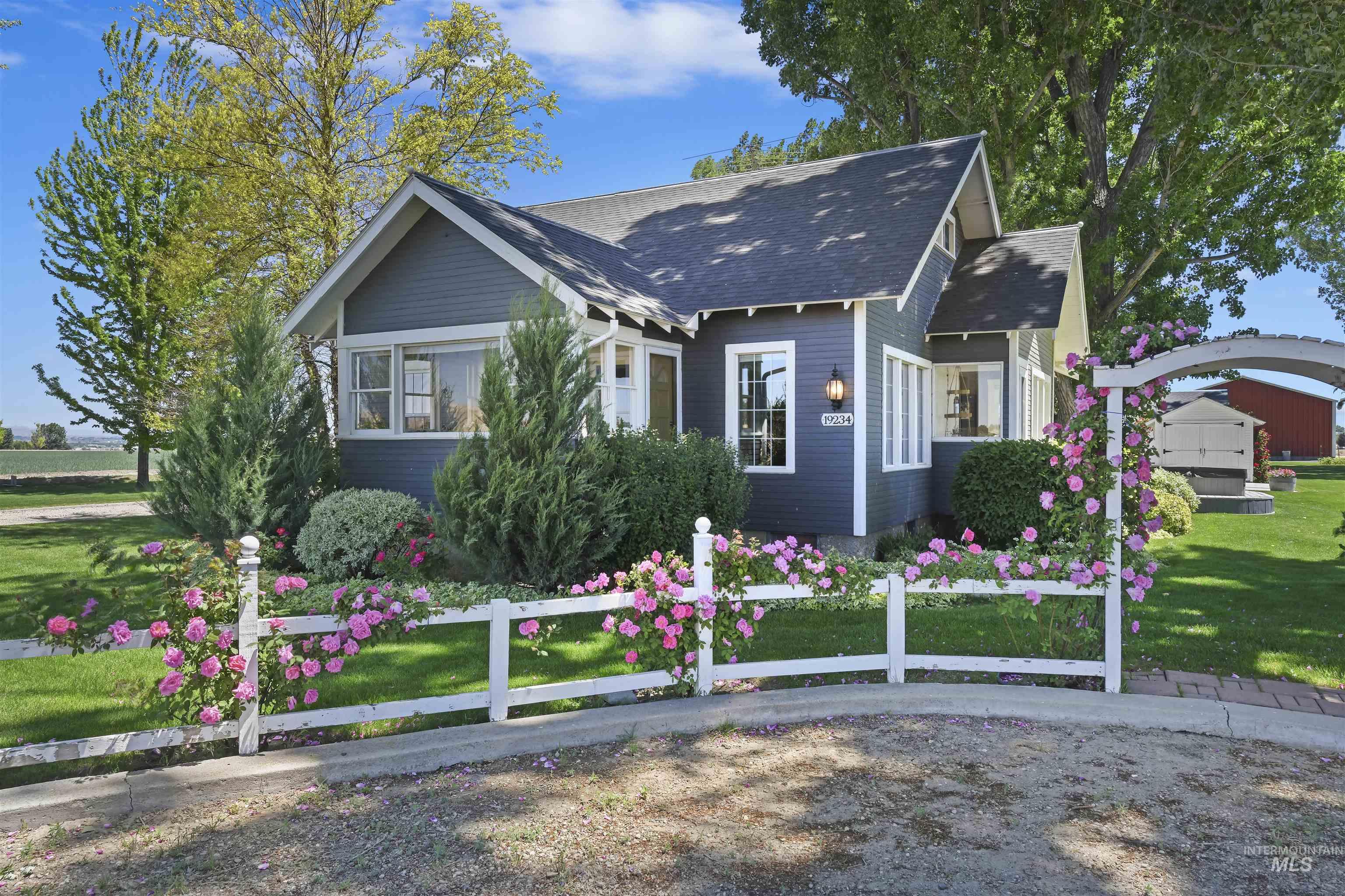 19234 Top Road Property Photo 1