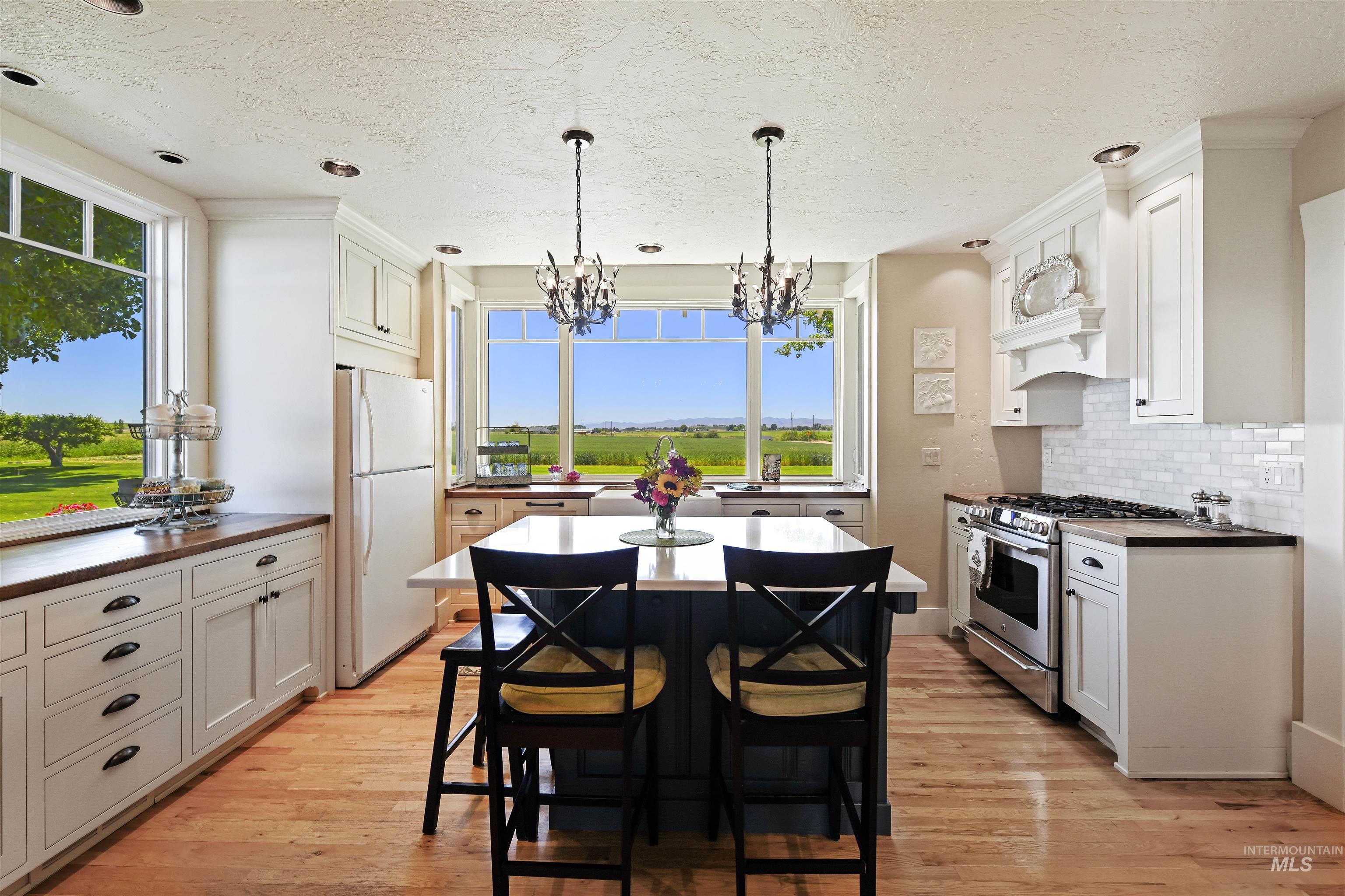 19234 Top Road Property Photo 7