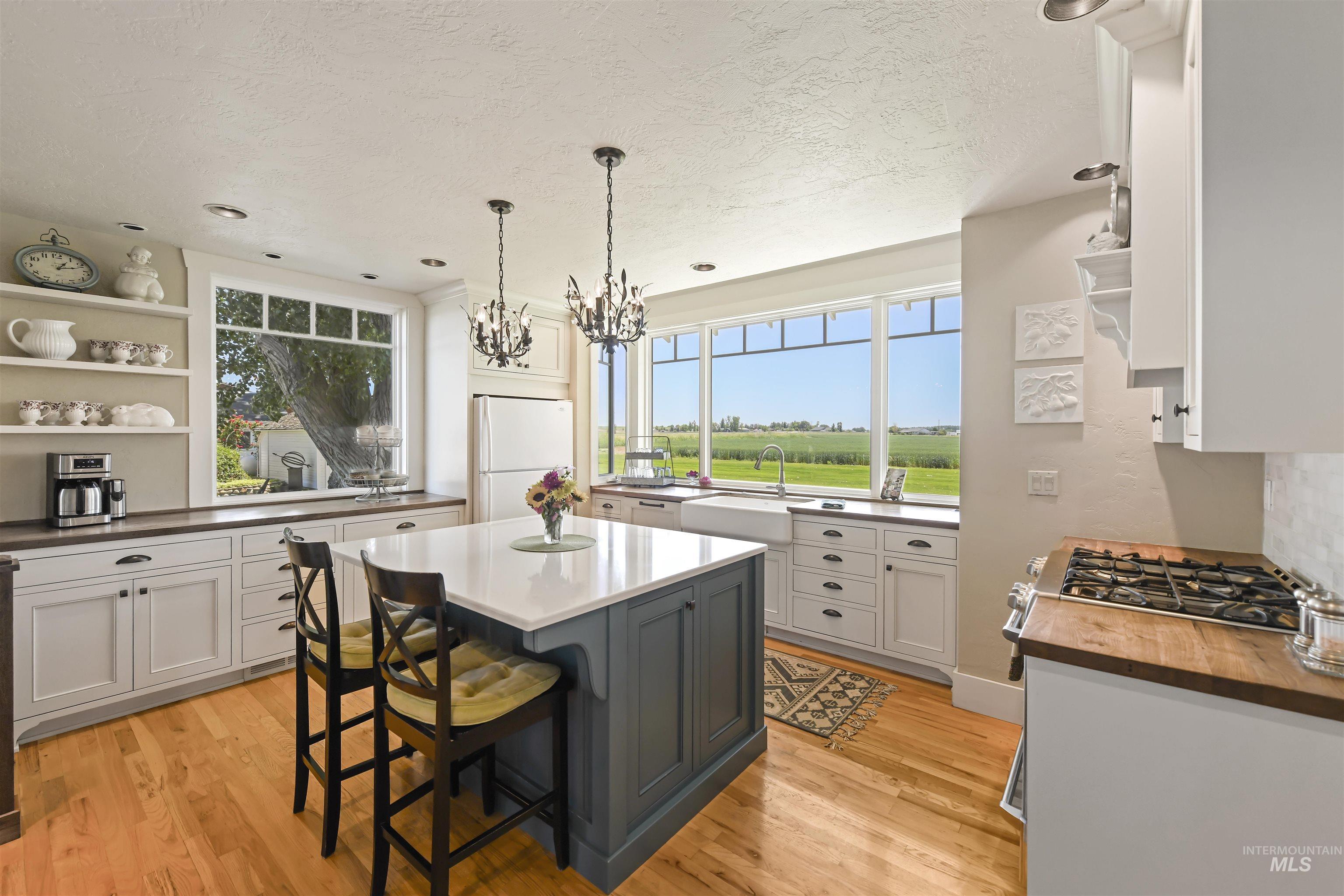 19234 Top Road Property Photo 8