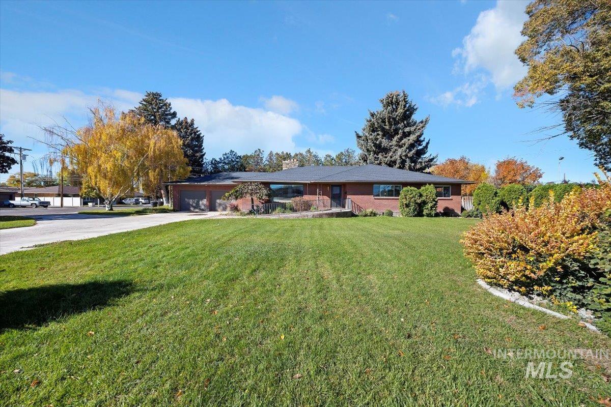 2240 Overland Ave. Property Photo 1