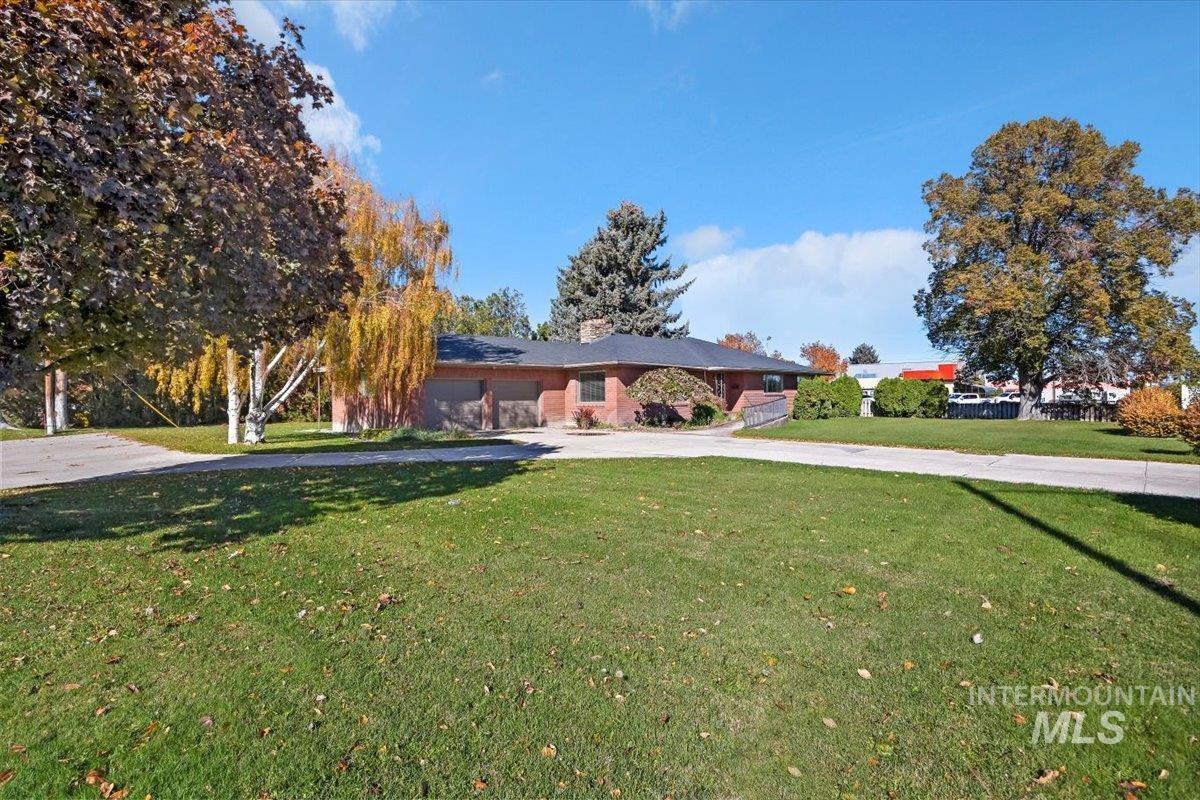 2240 Overland Ave. Property Photo 2