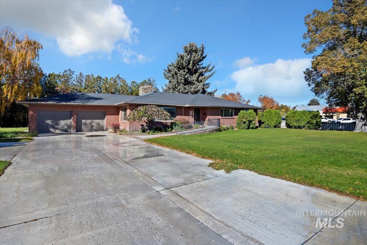 2240 Overland Ave. Property Photo 4