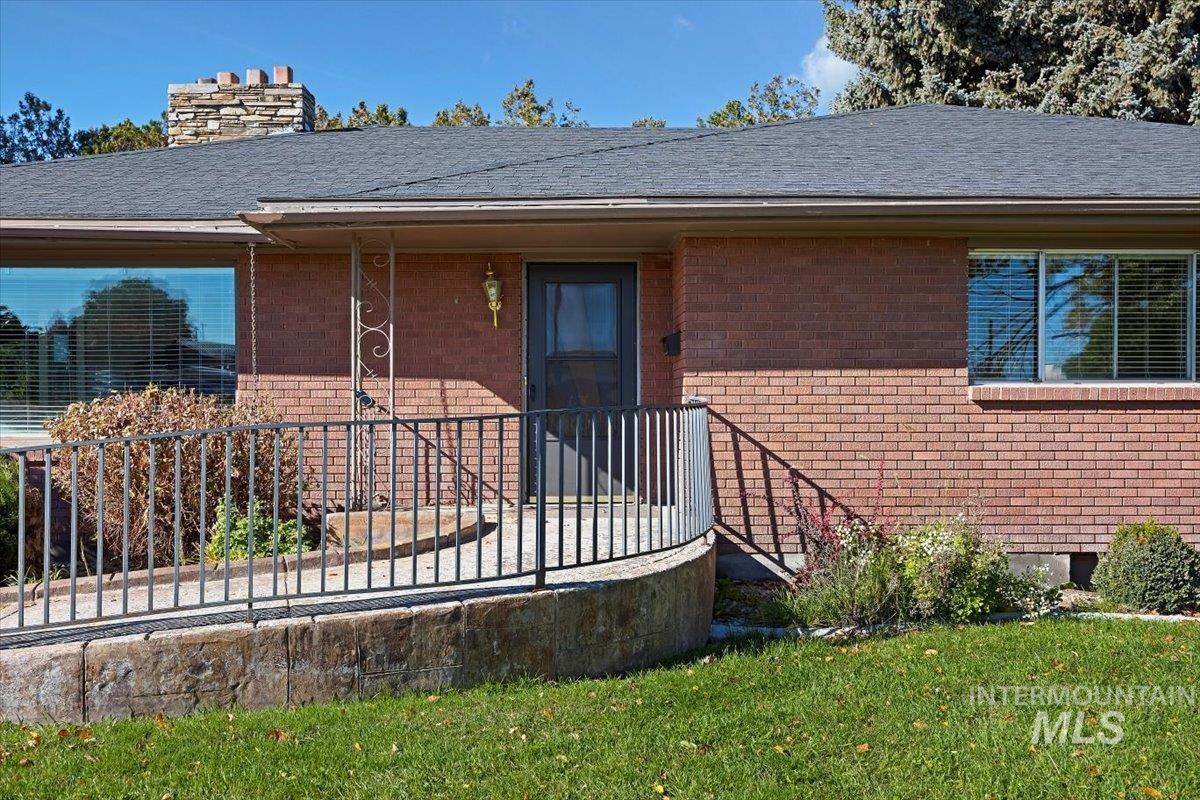 2240 Overland Ave. Property Photo 5