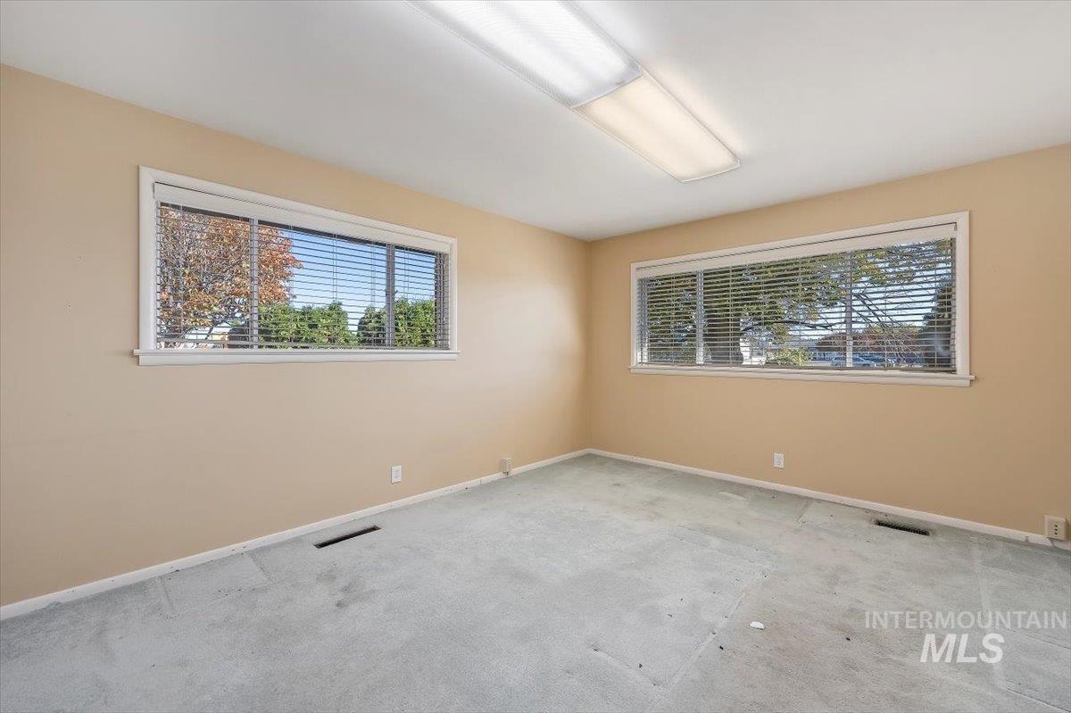 2240 Overland Ave. Property Photo 23