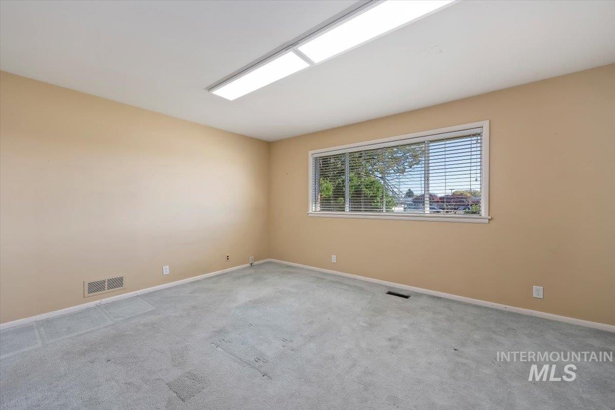 2240 Overland Ave. Property Photo 25