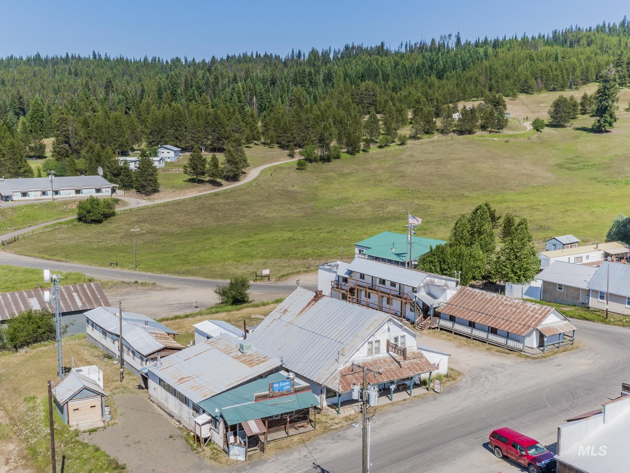 289 Main St Property Photo 3