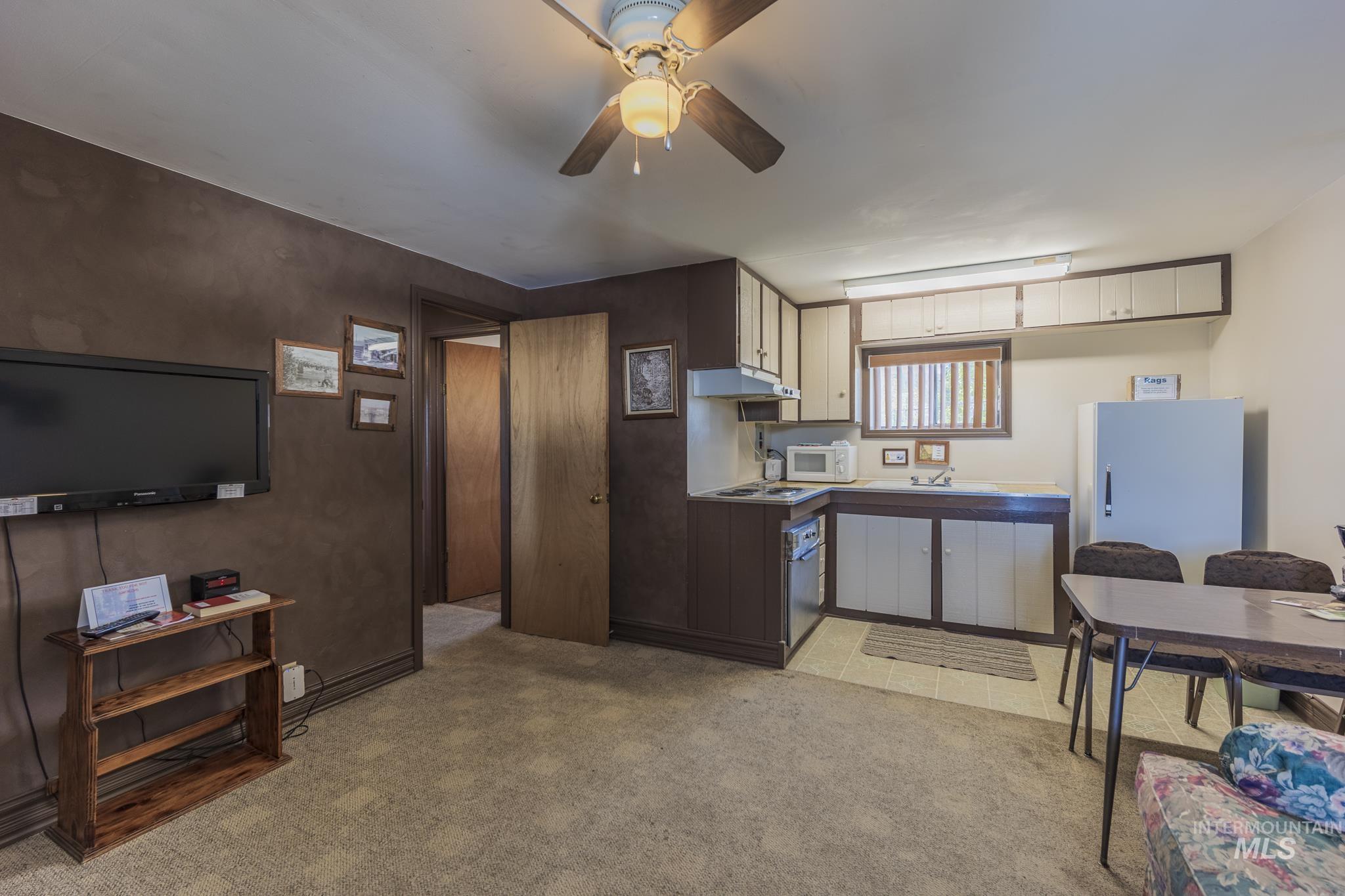 289 Main St Property Photo 10