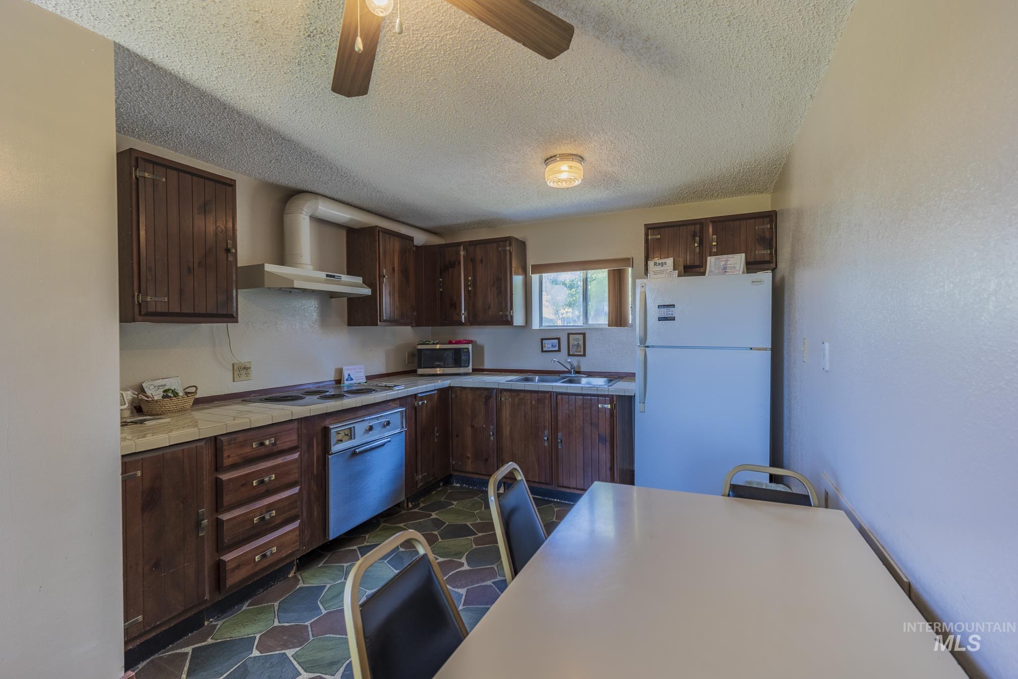 289 Main St Property Photo 18