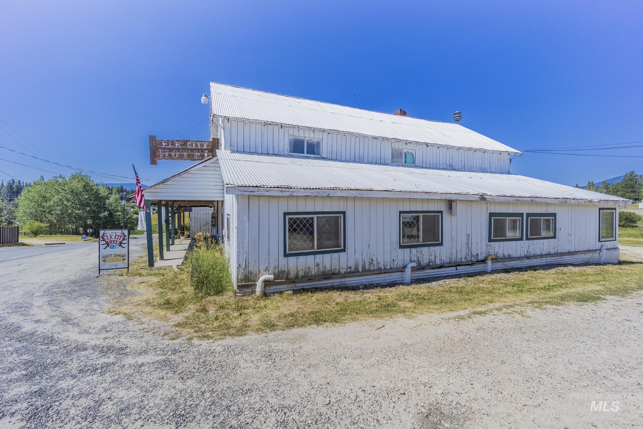 289 Main St Property Photo 28