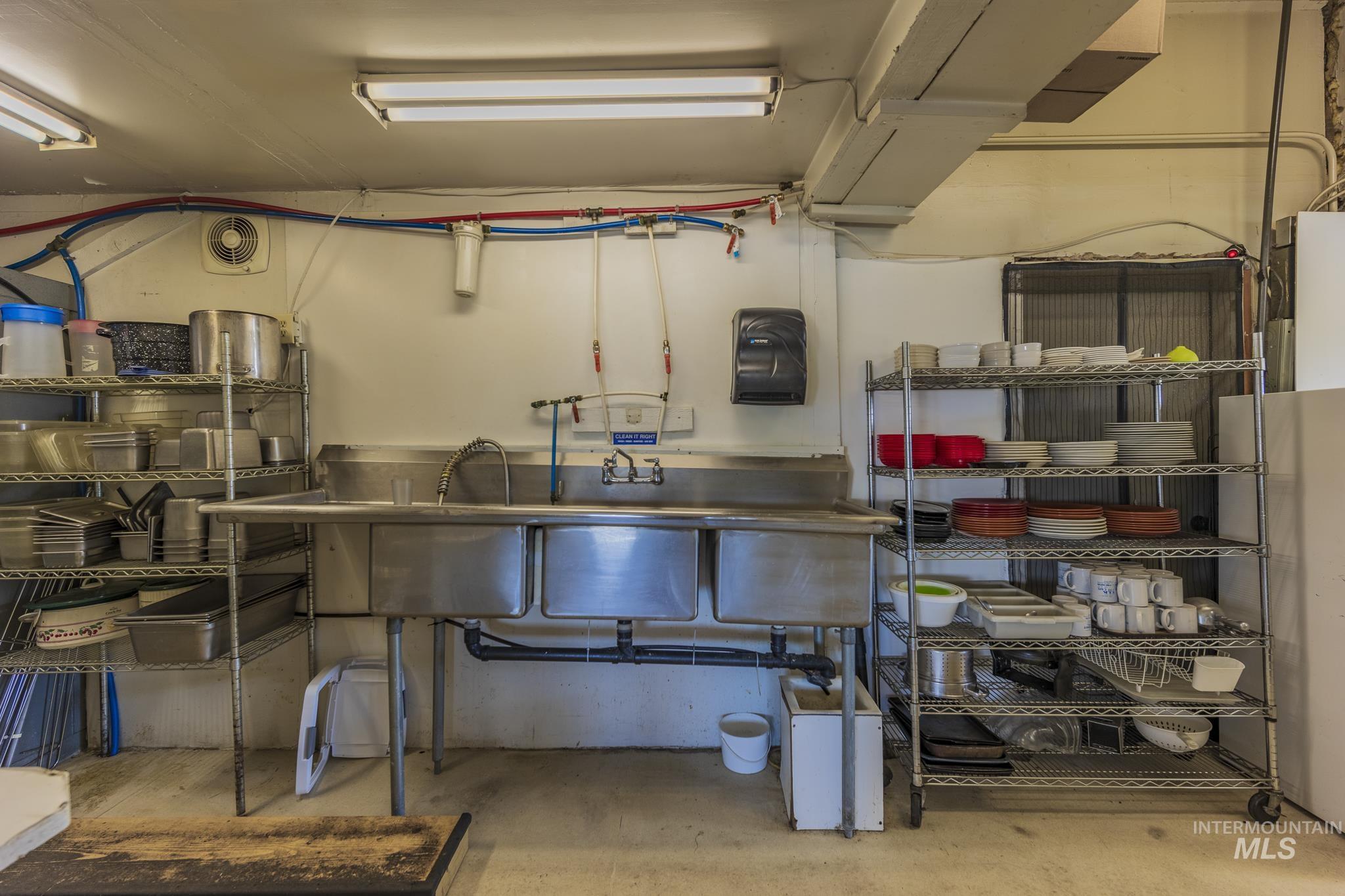 289 Main St Property Photo 32